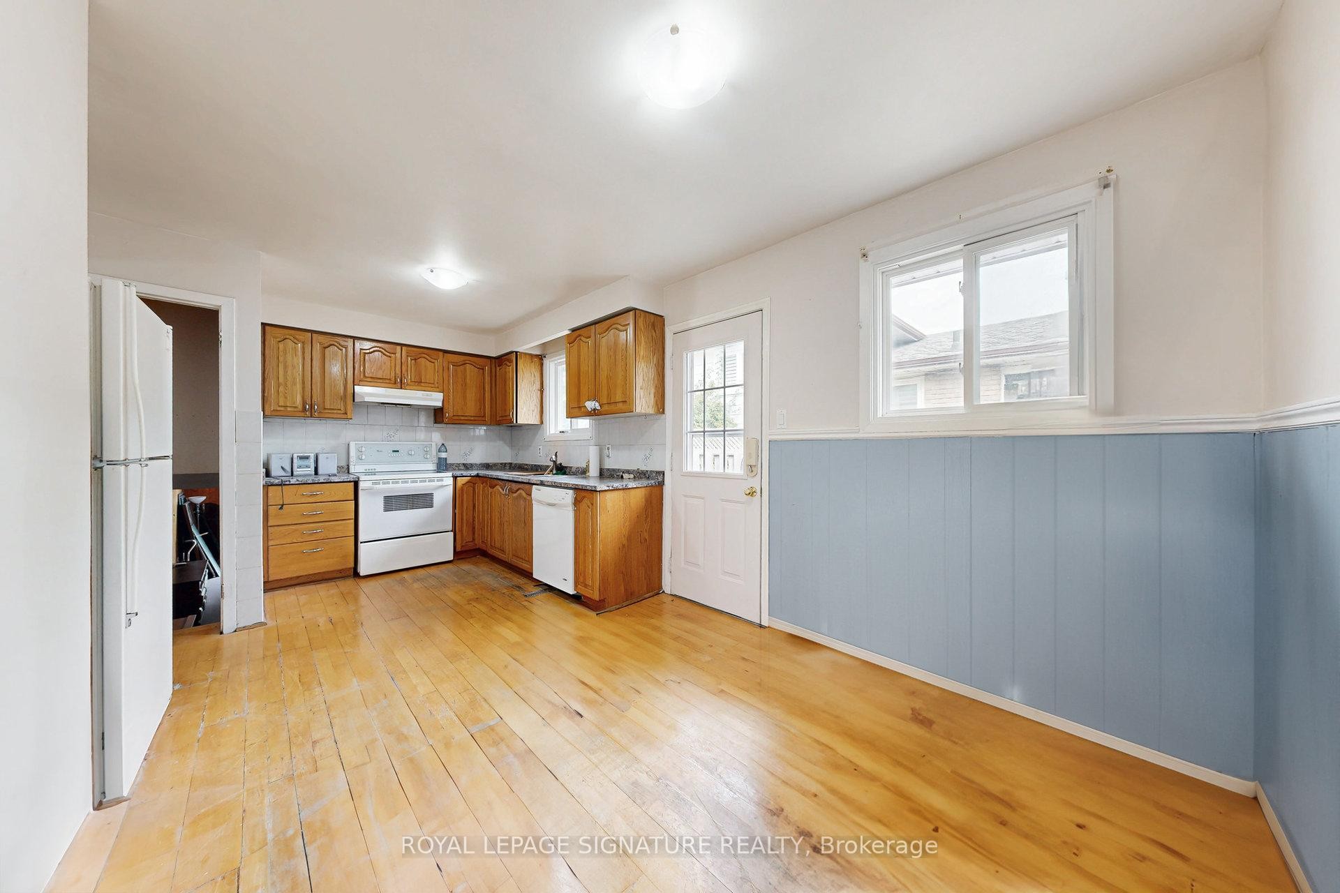 









20


Sexton

Crescent,
Toronto,




ON
M2H 2L5

