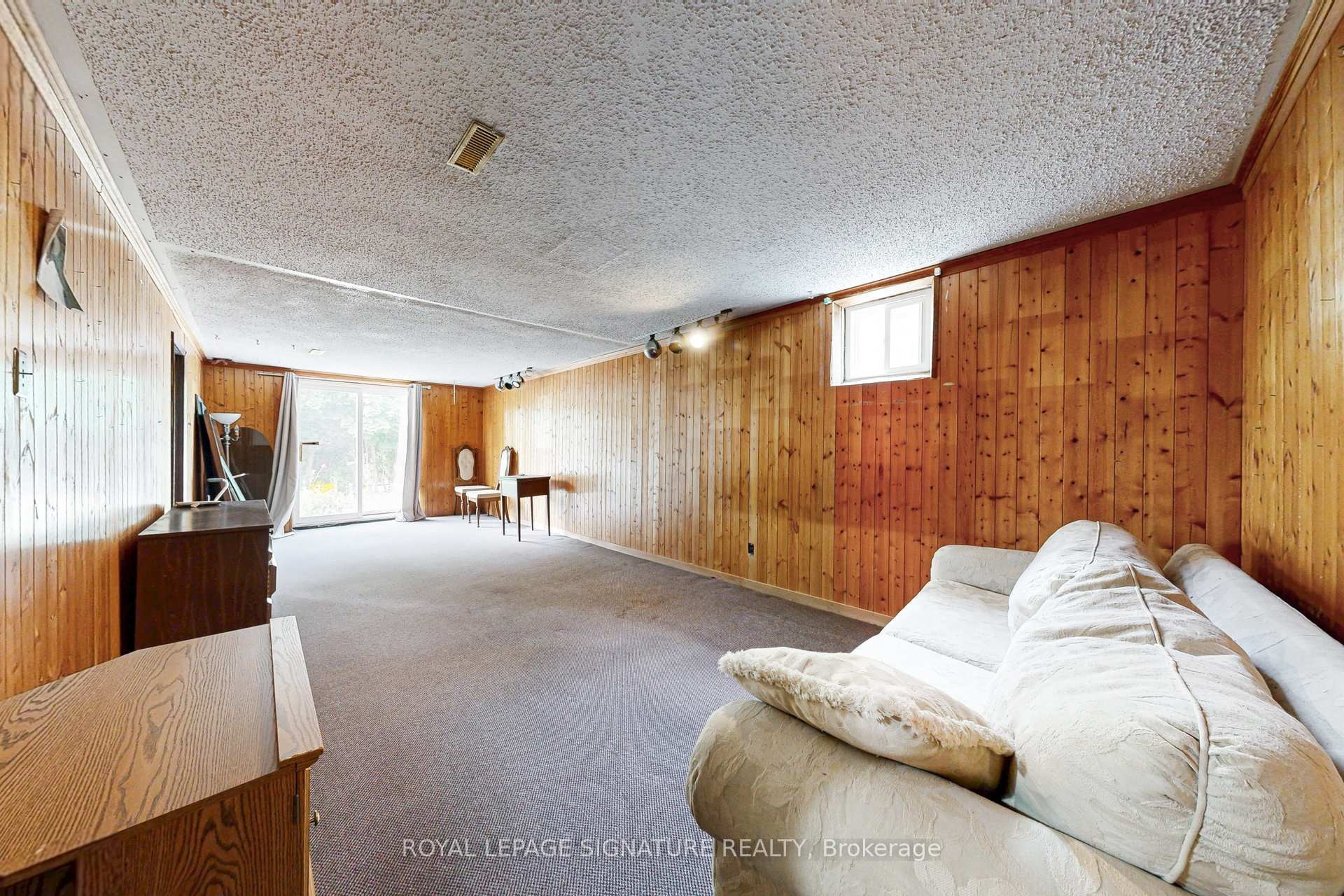 









20


Sexton

Crescent,
Toronto,




ON
M2H 2L5

