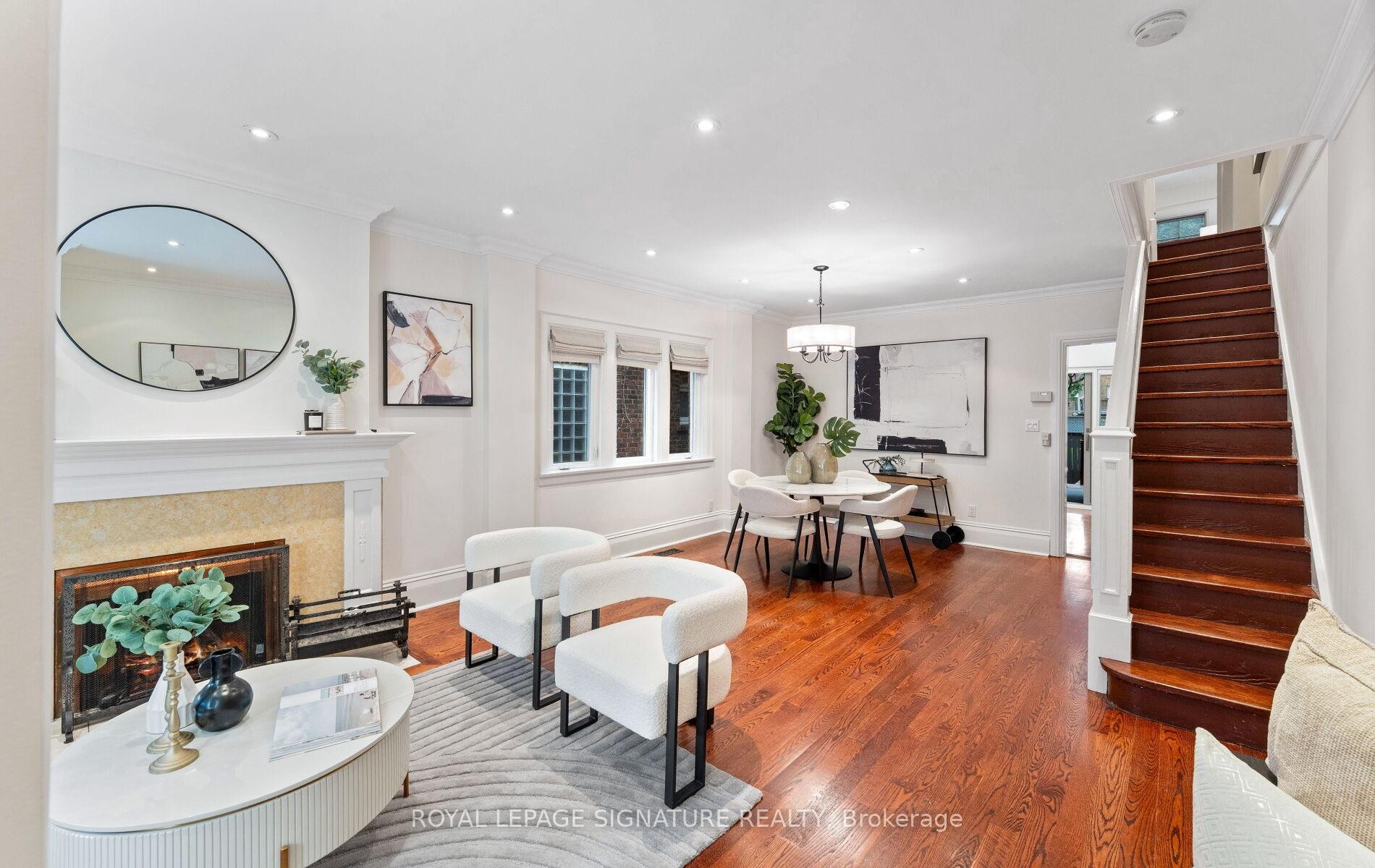 









45


Hillsdale

Avenue West,
Toronto,




ON
M5P 1E9

