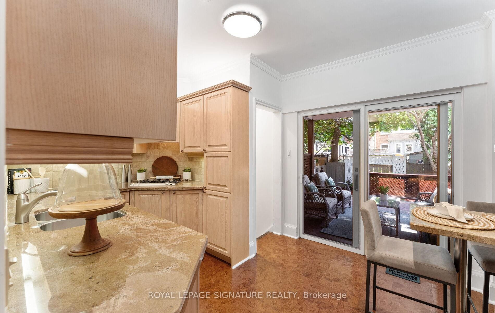 









45


Hillsdale

Avenue West,
Toronto,




ON
M5P 1E9

