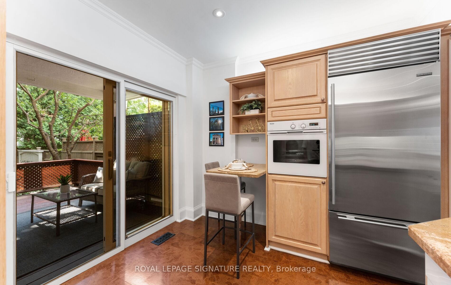 









45


Hillsdale

Avenue West,
Toronto,




ON
M5P 1E9

