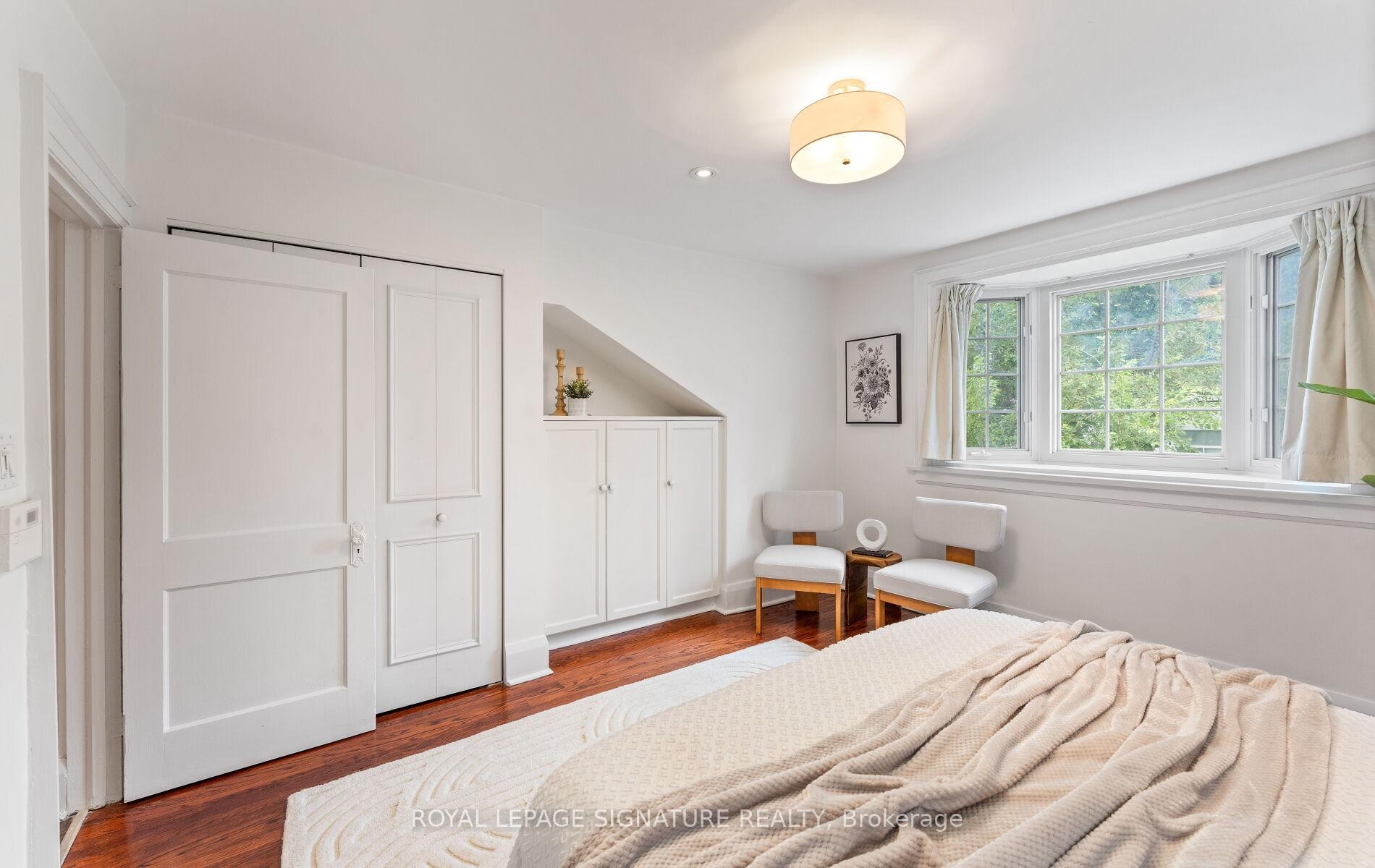 









45


Hillsdale

Avenue West,
Toronto,




ON
M5P 1E9

