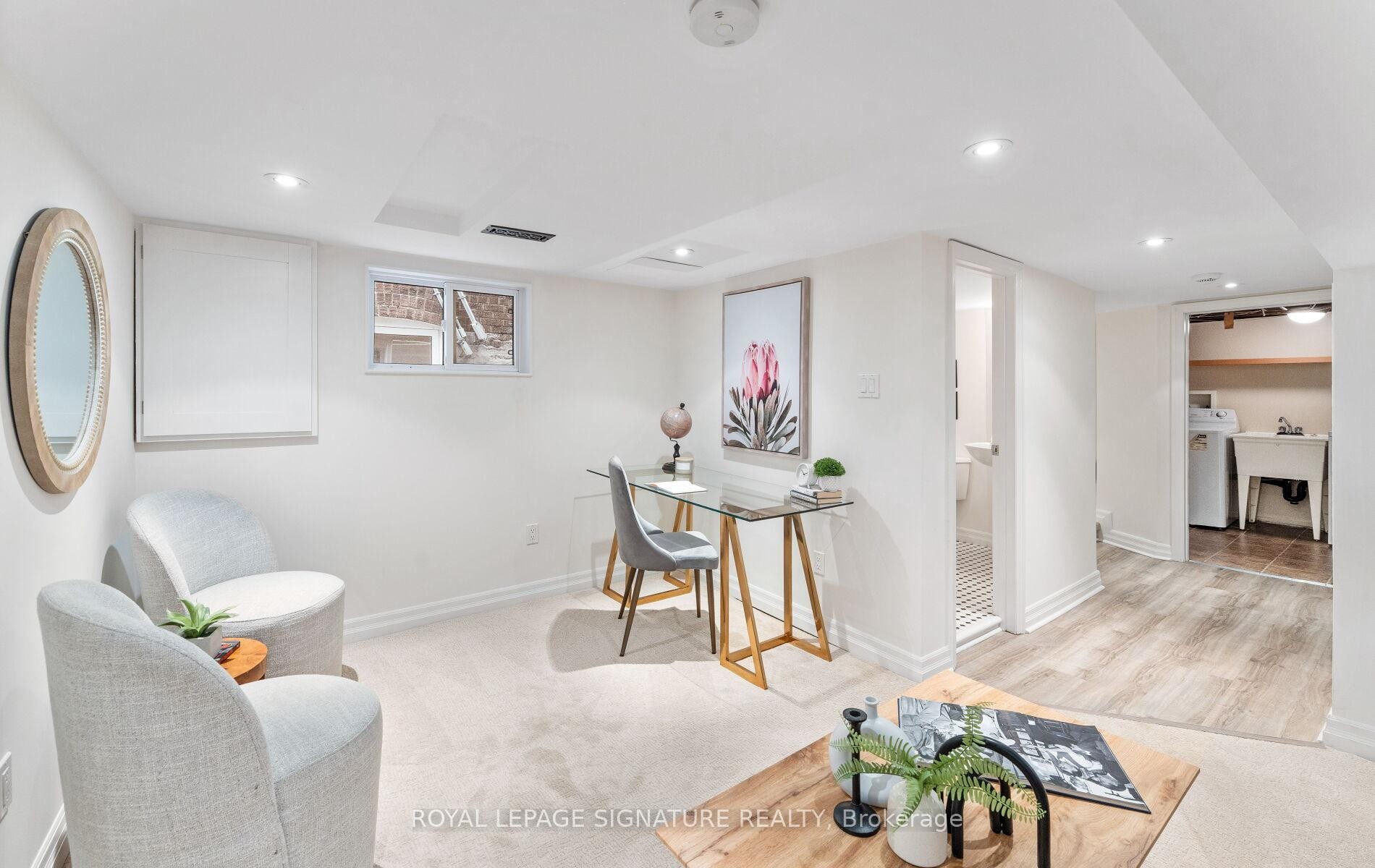 









45


Hillsdale

Avenue West,
Toronto,




ON
M5P 1E9

