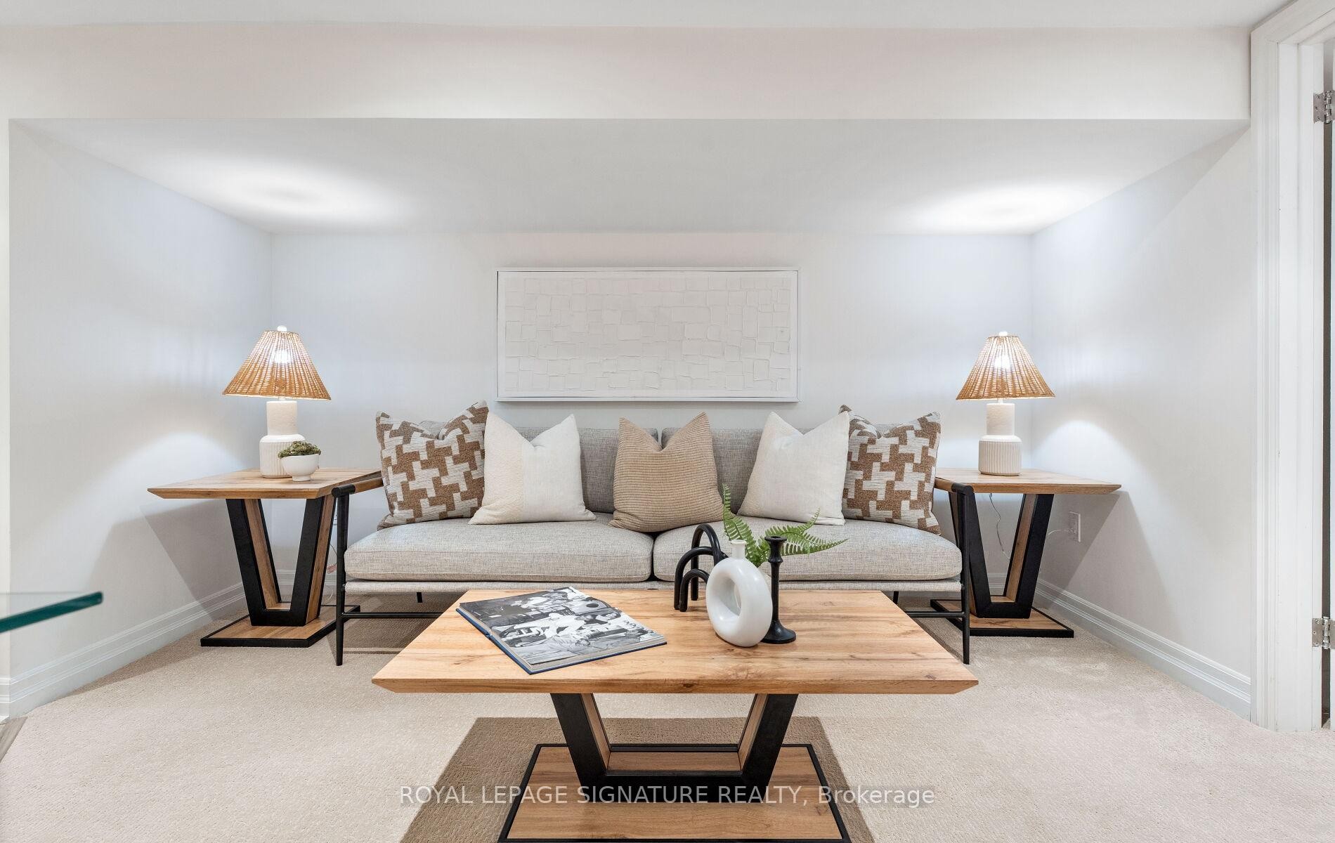 









45


Hillsdale

Avenue West,
Toronto,




ON
M5P 1E9

