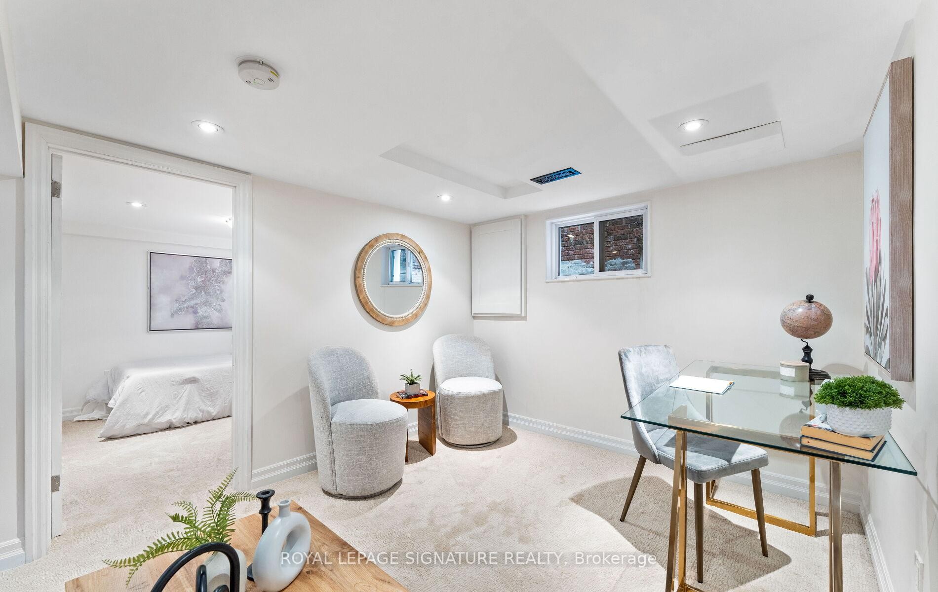 









45


Hillsdale

Avenue West,
Toronto,




ON
M5P 1E9

