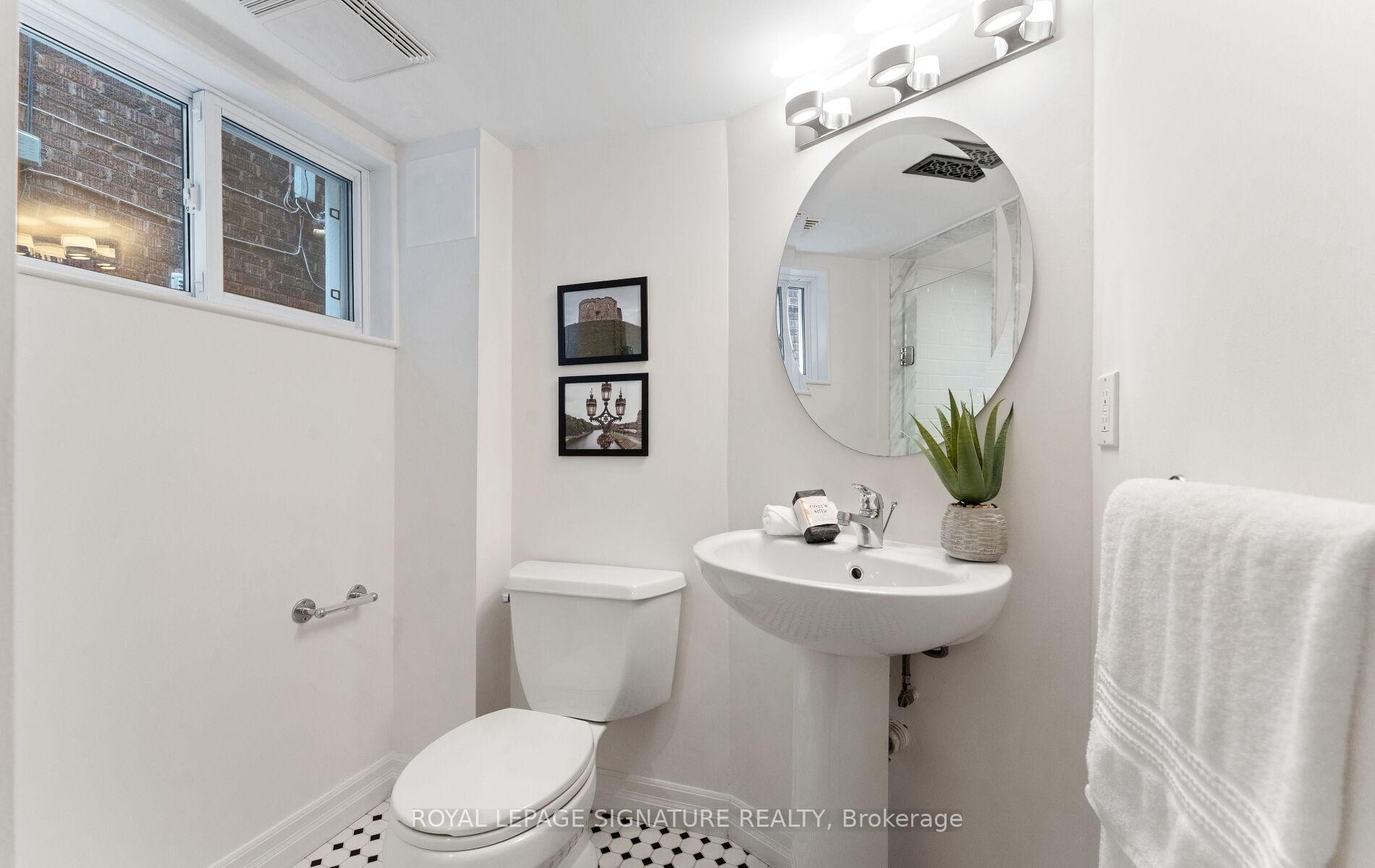 









45


Hillsdale

Avenue West,
Toronto,




ON
M5P 1E9


