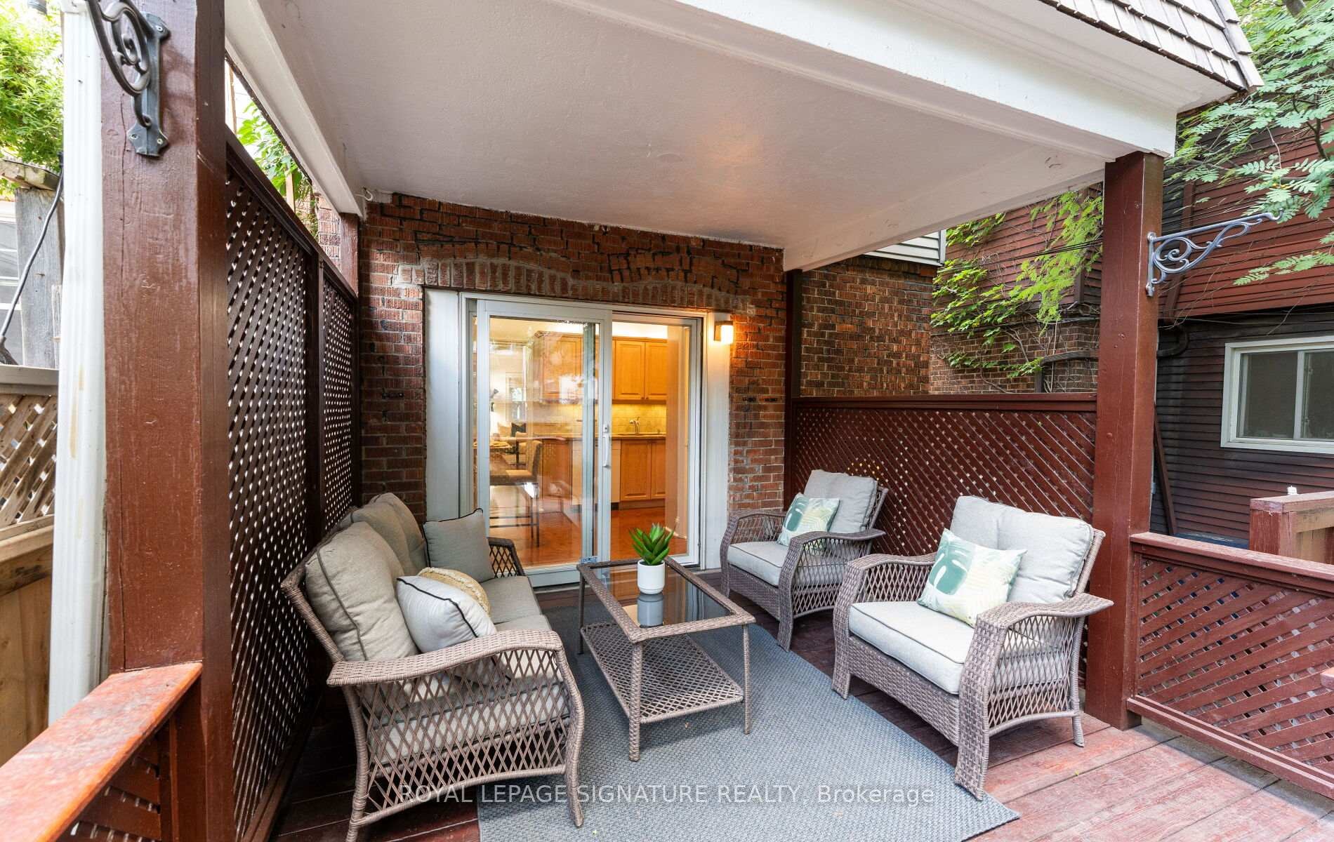 









45


Hillsdale

Avenue West,
Toronto,




ON
M5P 1E9

