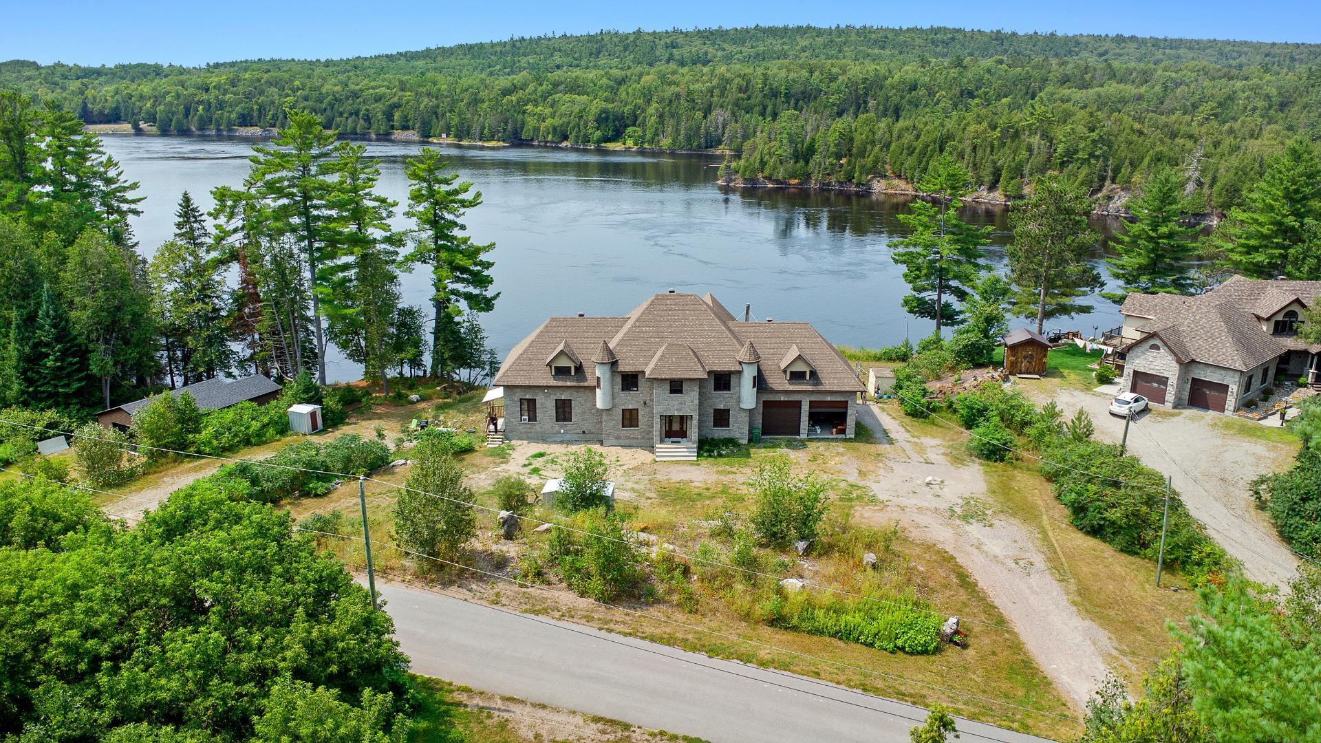 









447


Ch. du Vieux-Moulin

,
Bryson,




QC
J0X1H0


