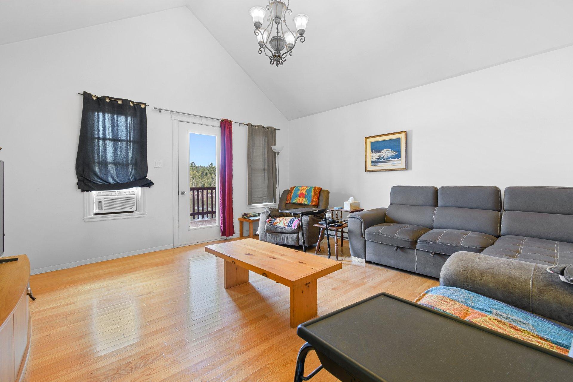 









447


Ch. du Vieux-Moulin

,
Bryson,




QC
J0X1H0

