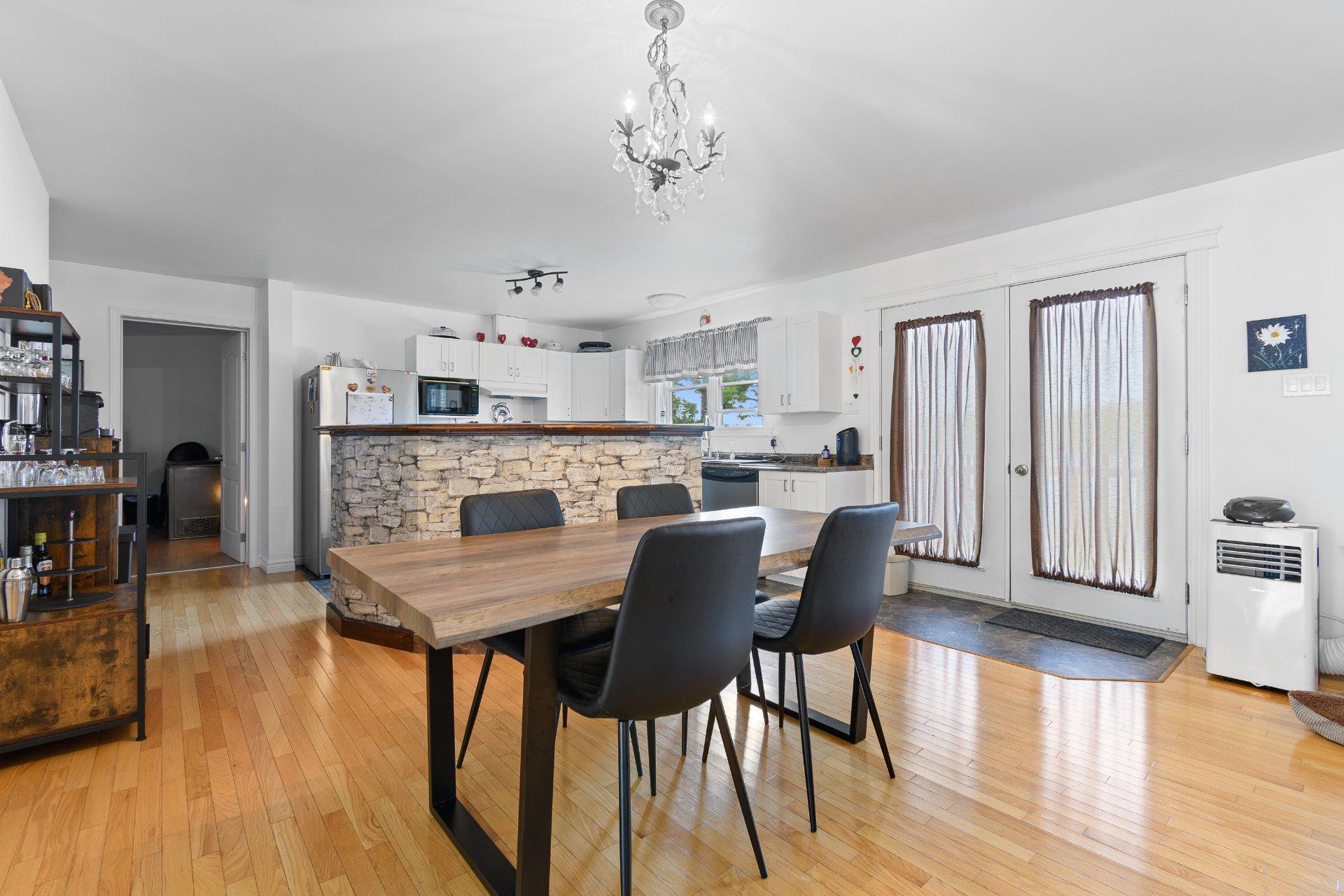 









447


Ch. du Vieux-Moulin

,
Bryson,




QC
J0X1H0


