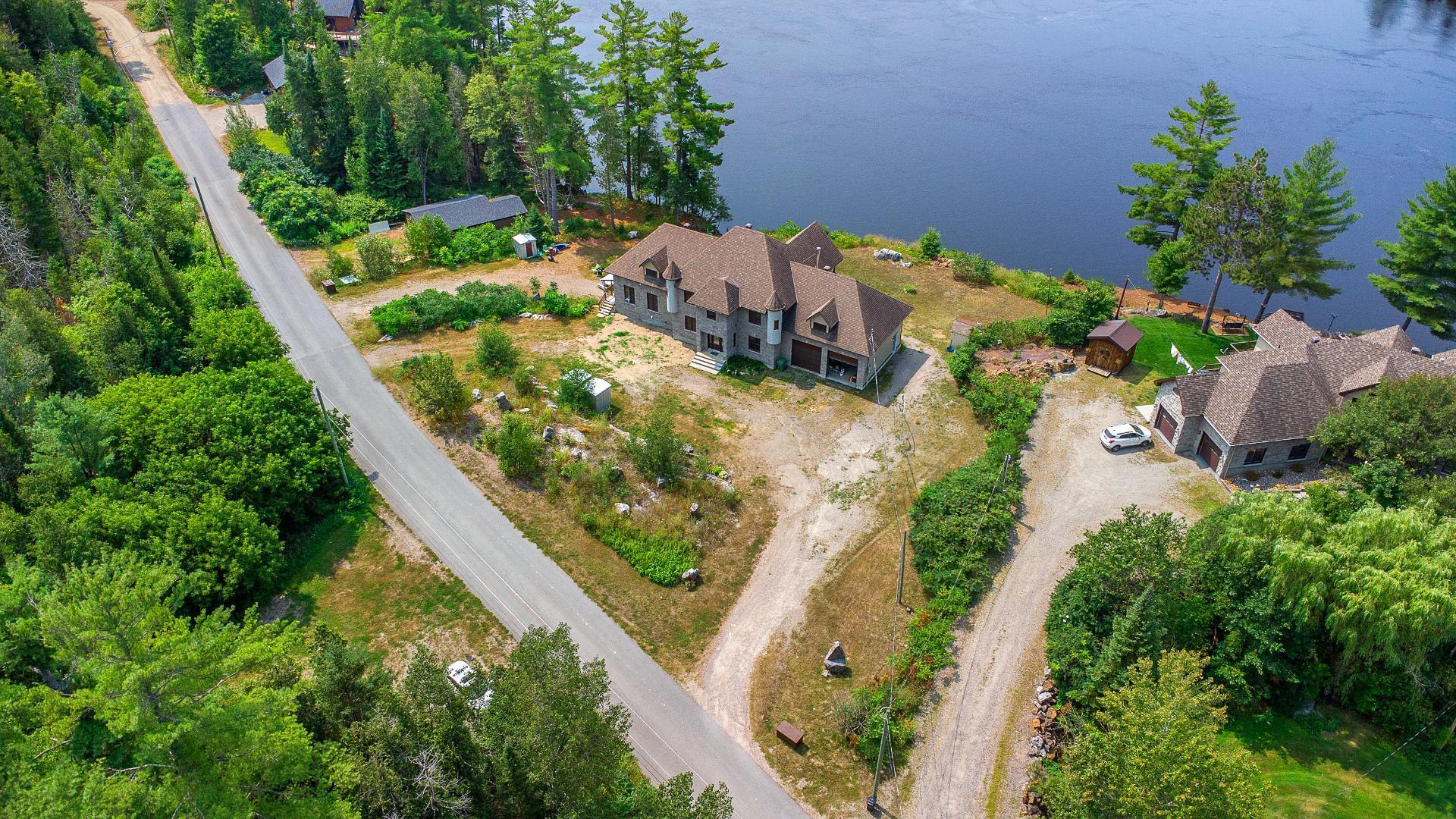 









447


Ch. du Vieux-Moulin

,
Bryson,




QC
J0X1H0

