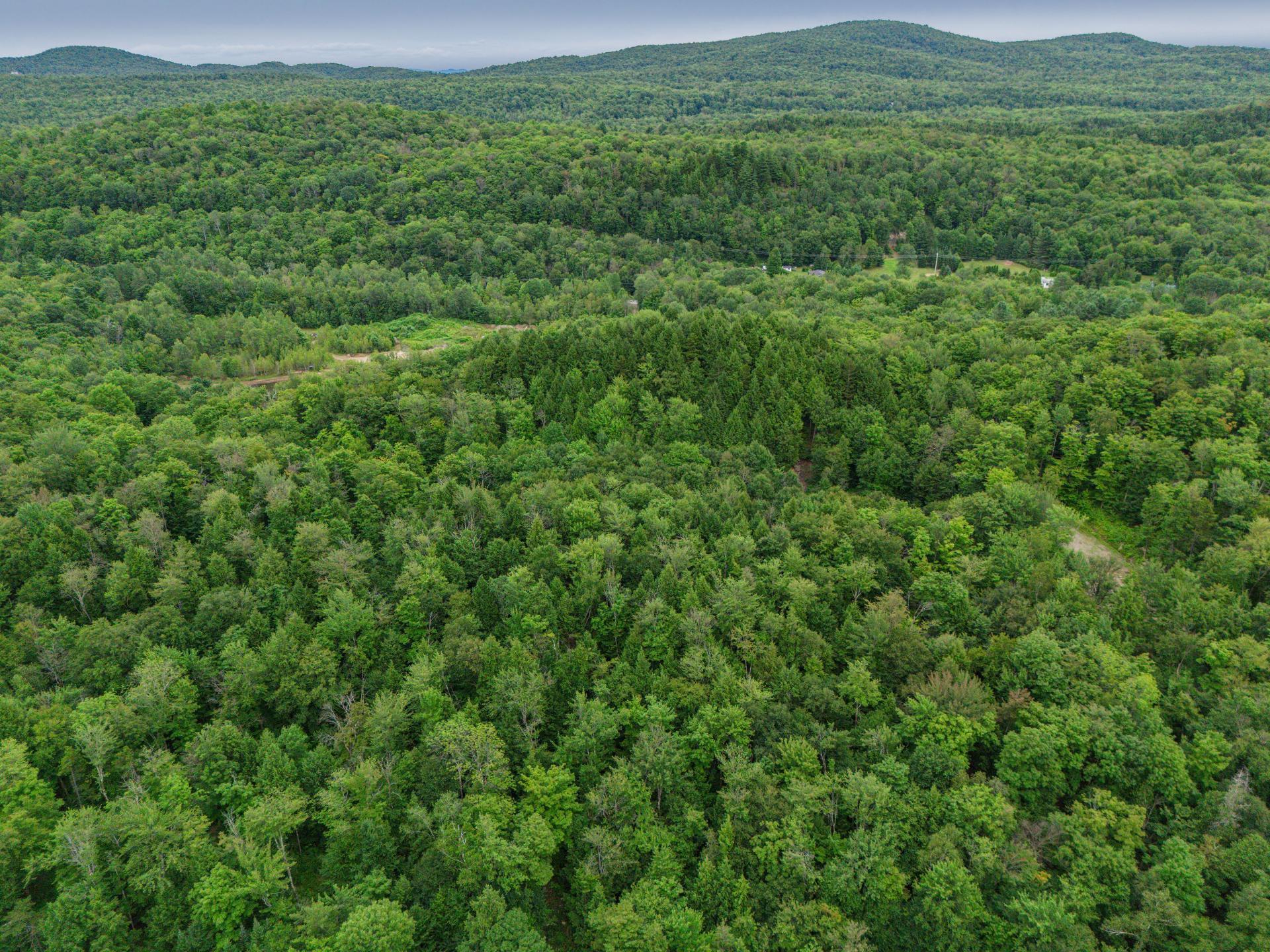 









7


Imp. Ellora

,
Bolton-Est,







QC
J0E1G0

