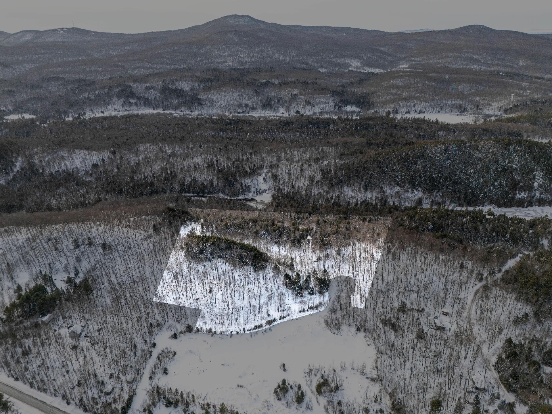 









7


Imp. Ellora

,
Bolton-Est,







QC
J0E1G0

