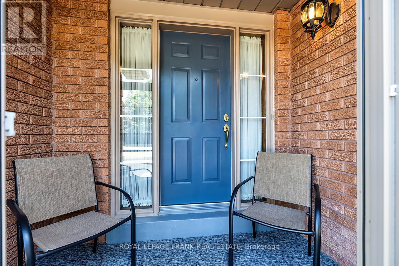 












65 GARDEN STREET

,
Whitby (Downtown Whitby),




Ontario
L1N9E7

