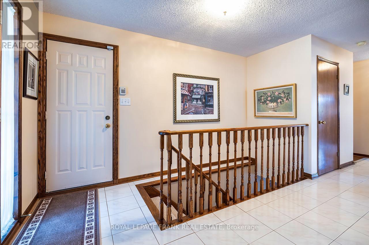 












65 GARDEN STREET

,
Whitby (Downtown Whitby),




Ontario
L1N9E7

