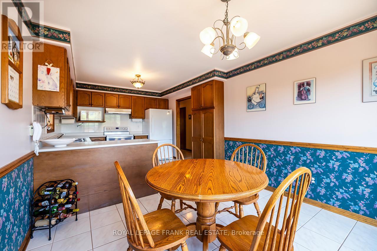 












65 GARDEN STREET

,
Whitby (Downtown Whitby),




Ontario
L1N9E7

