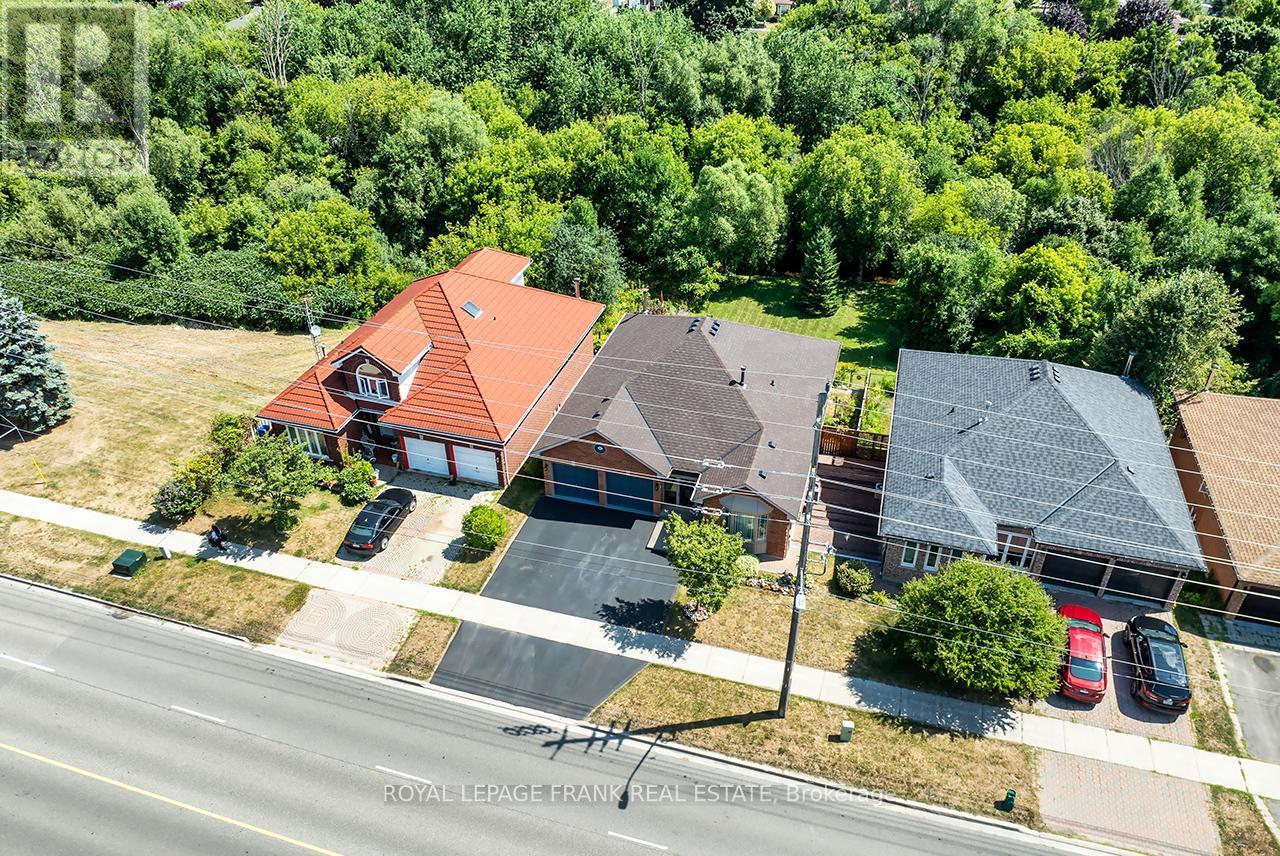 












65 GARDEN STREET

,
Whitby (Downtown Whitby),




Ontario
L1N9E7

