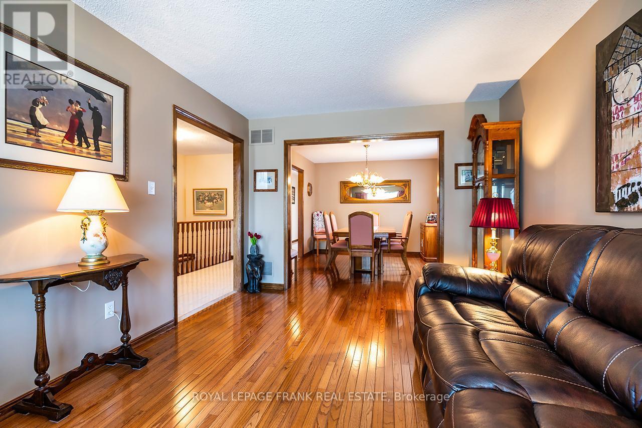 












65 GARDEN STREET

,
Whitby (Downtown Whitby),




Ontario
L1N9E7

