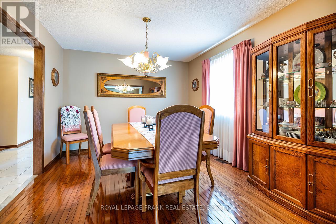 












65 GARDEN STREET

,
Whitby (Downtown Whitby),




Ontario
L1N9E7

