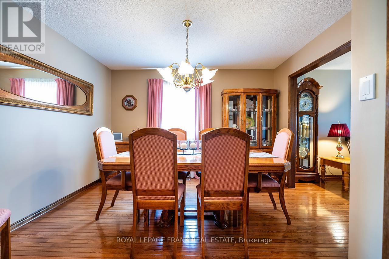 












65 GARDEN STREET

,
Whitby (Downtown Whitby),




Ontario
L1N9E7

