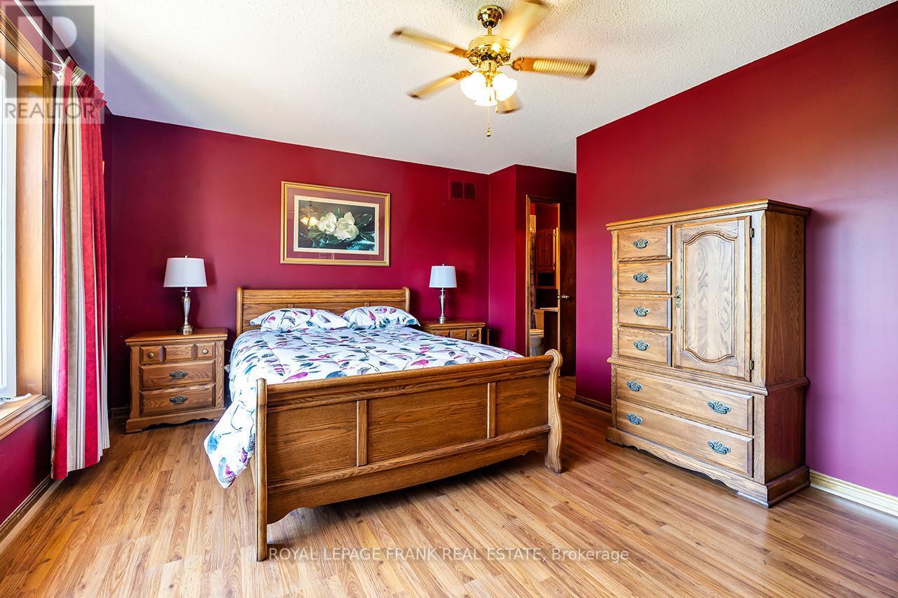 












65 GARDEN STREET

,
Whitby (Downtown Whitby),




Ontario
L1N9E7

