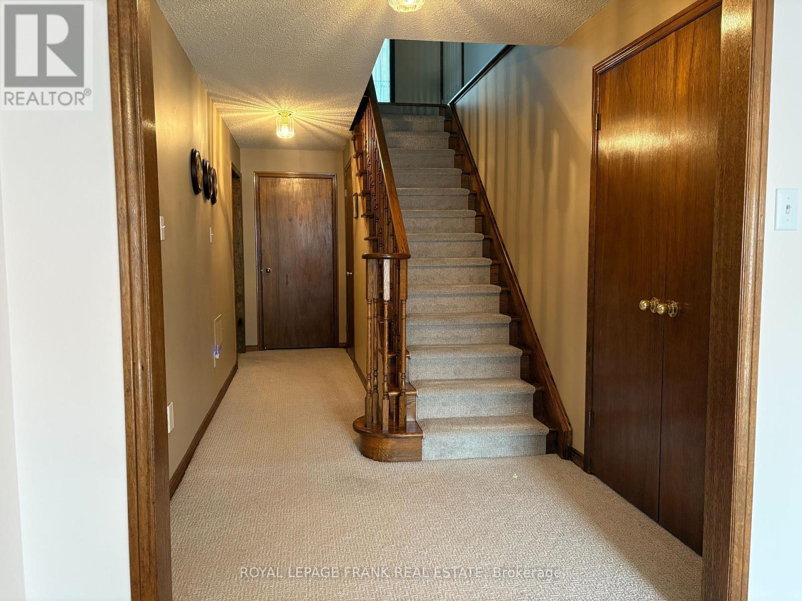 












65 GARDEN STREET

,
Whitby (Downtown Whitby),




Ontario
L1N9E7

