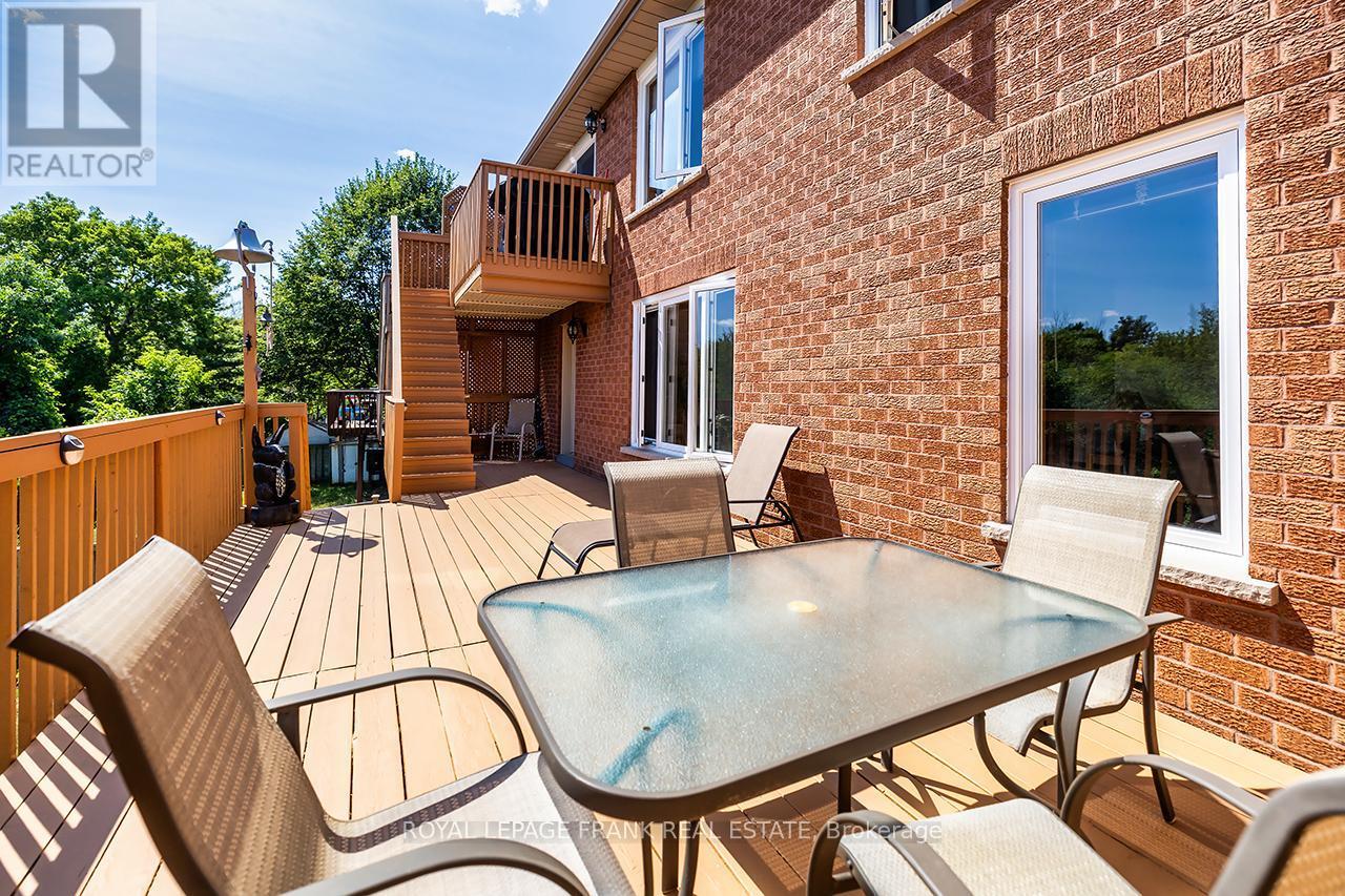 












65 GARDEN STREET

,
Whitby (Downtown Whitby),




Ontario
L1N9E7

