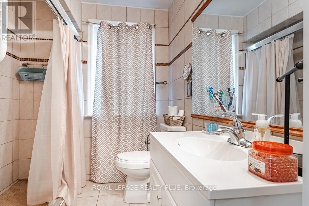 












431 SHERIN DRIVE

,
Oakville,




Ontario
L6L4J4

