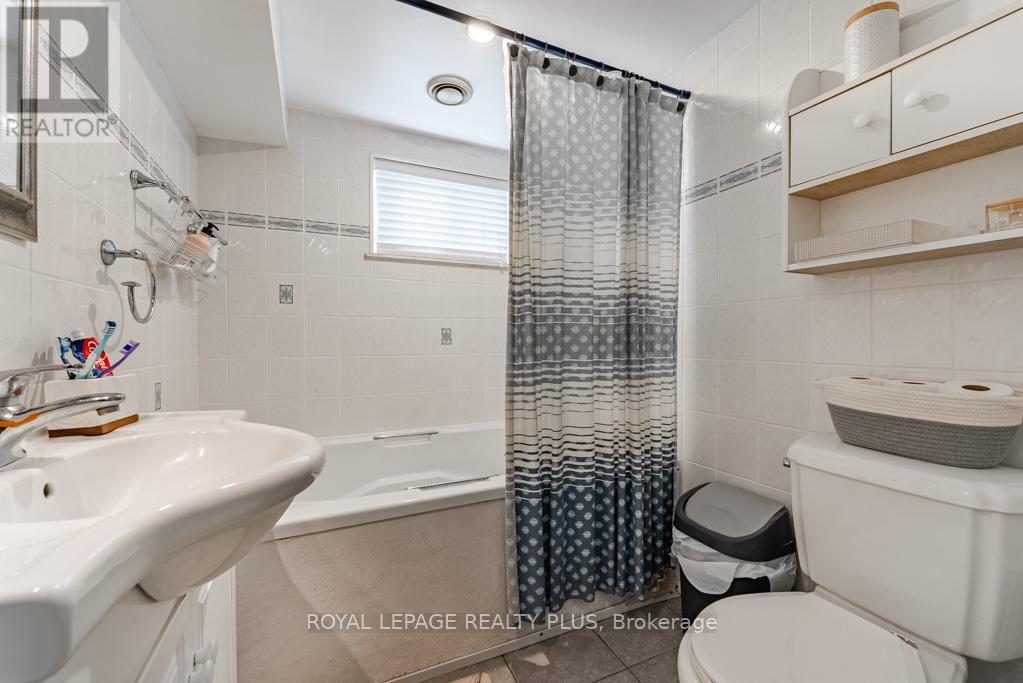 












431 SHERIN DRIVE

,
Oakville,




Ontario
L6L4J4

