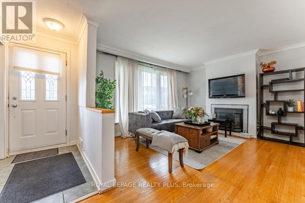 












431 SHERIN DRIVE

,
Oakville,




Ontario
L6L4J4

