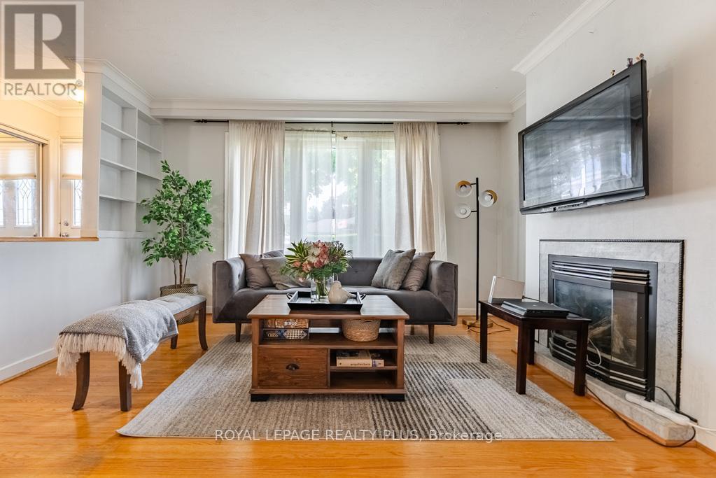 












431 SHERIN DRIVE

,
Oakville,




Ontario
L6L4J4

