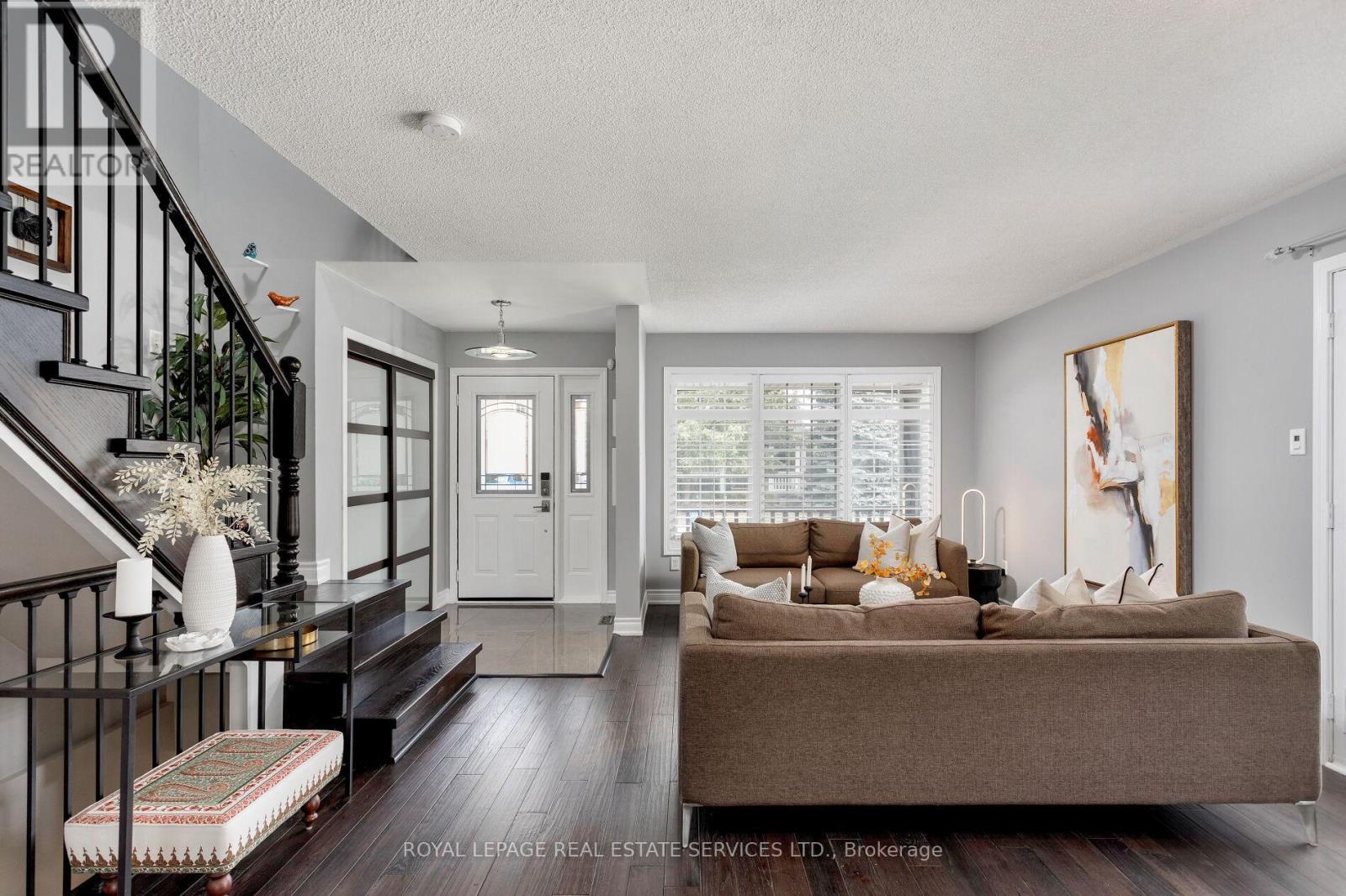 












1359 RIDGEBANK DRIVE

,
Oakville,




Ontario
L6M4A5

