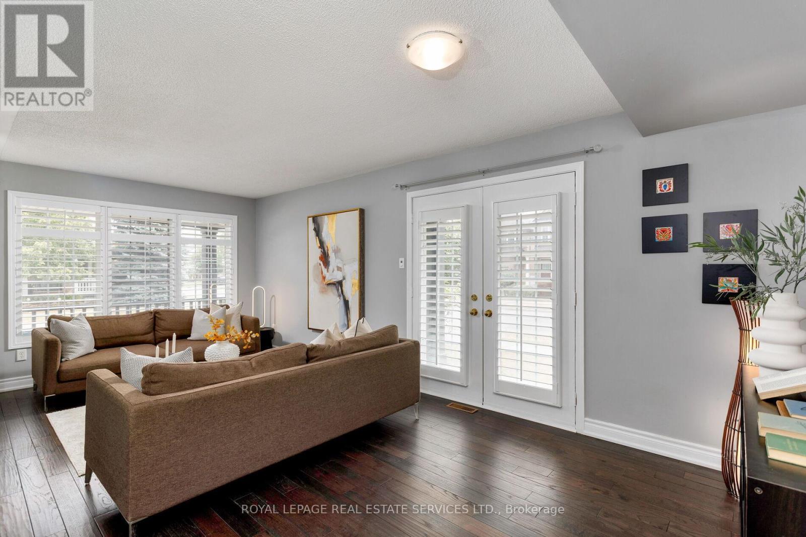 












1359 RIDGEBANK DRIVE

,
Oakville,




Ontario
L6M4A5

