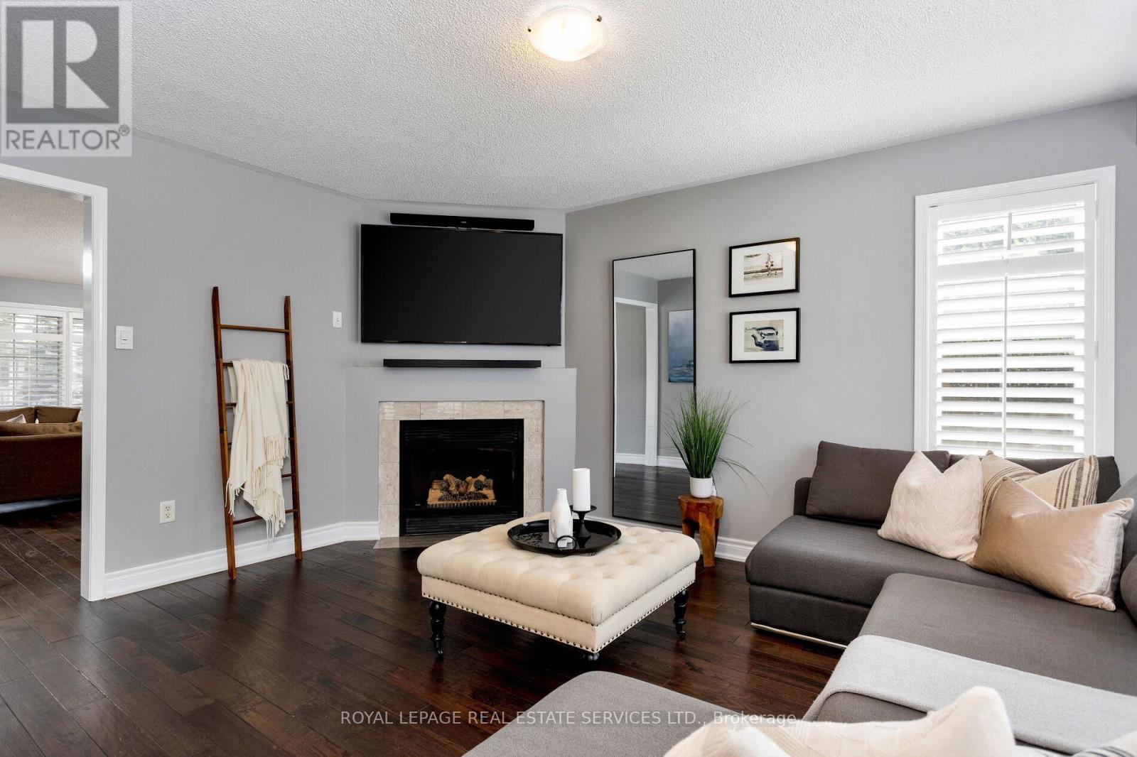 












1359 RIDGEBANK DRIVE

,
Oakville,




Ontario
L6M4A5

