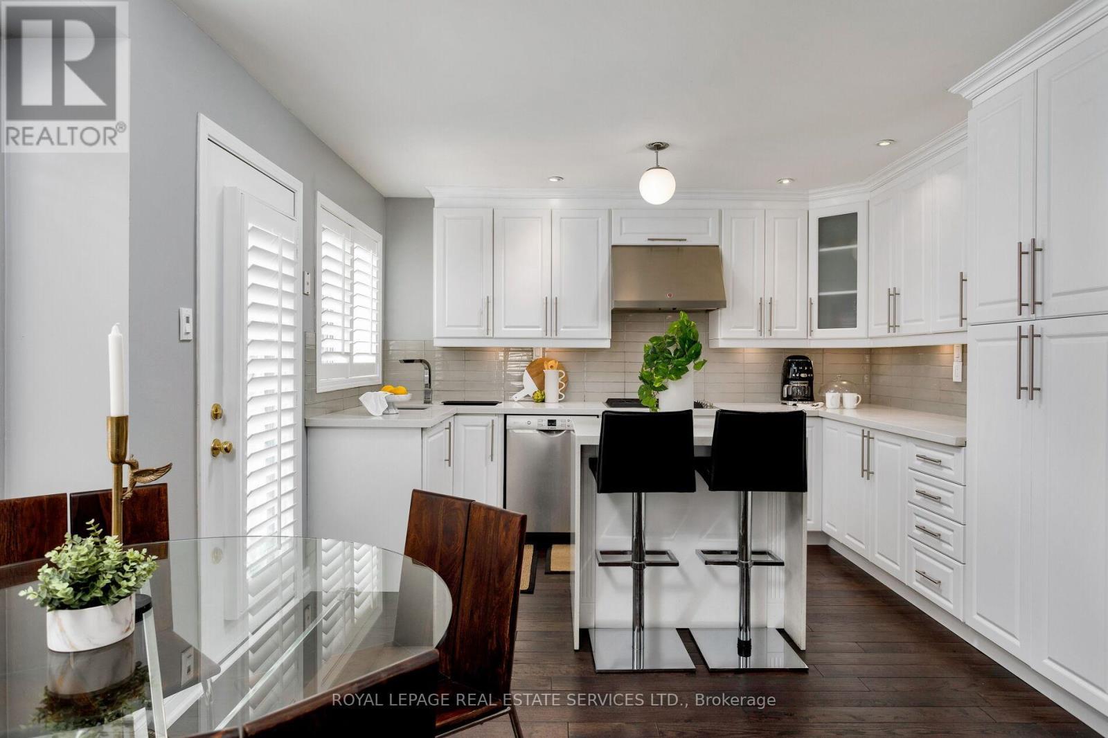 












1359 RIDGEBANK DRIVE

,
Oakville,




Ontario
L6M4A5

