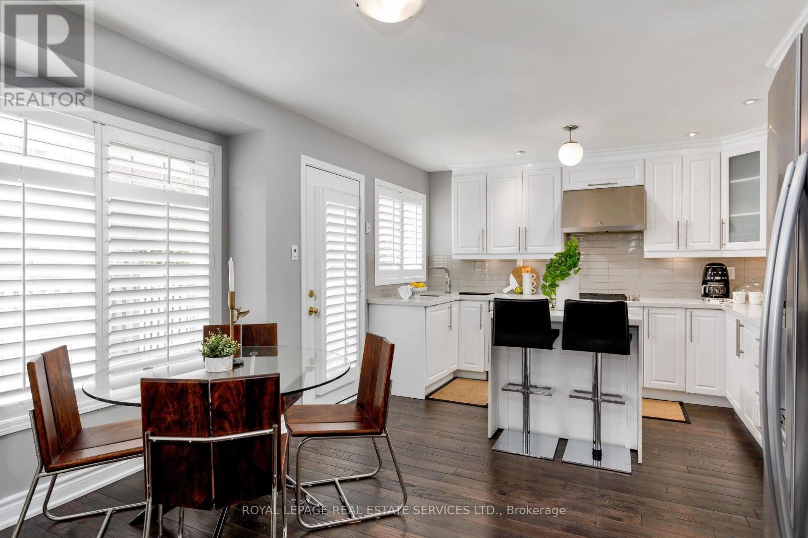 












1359 RIDGEBANK DRIVE

,
Oakville,




Ontario
L6M4A5

