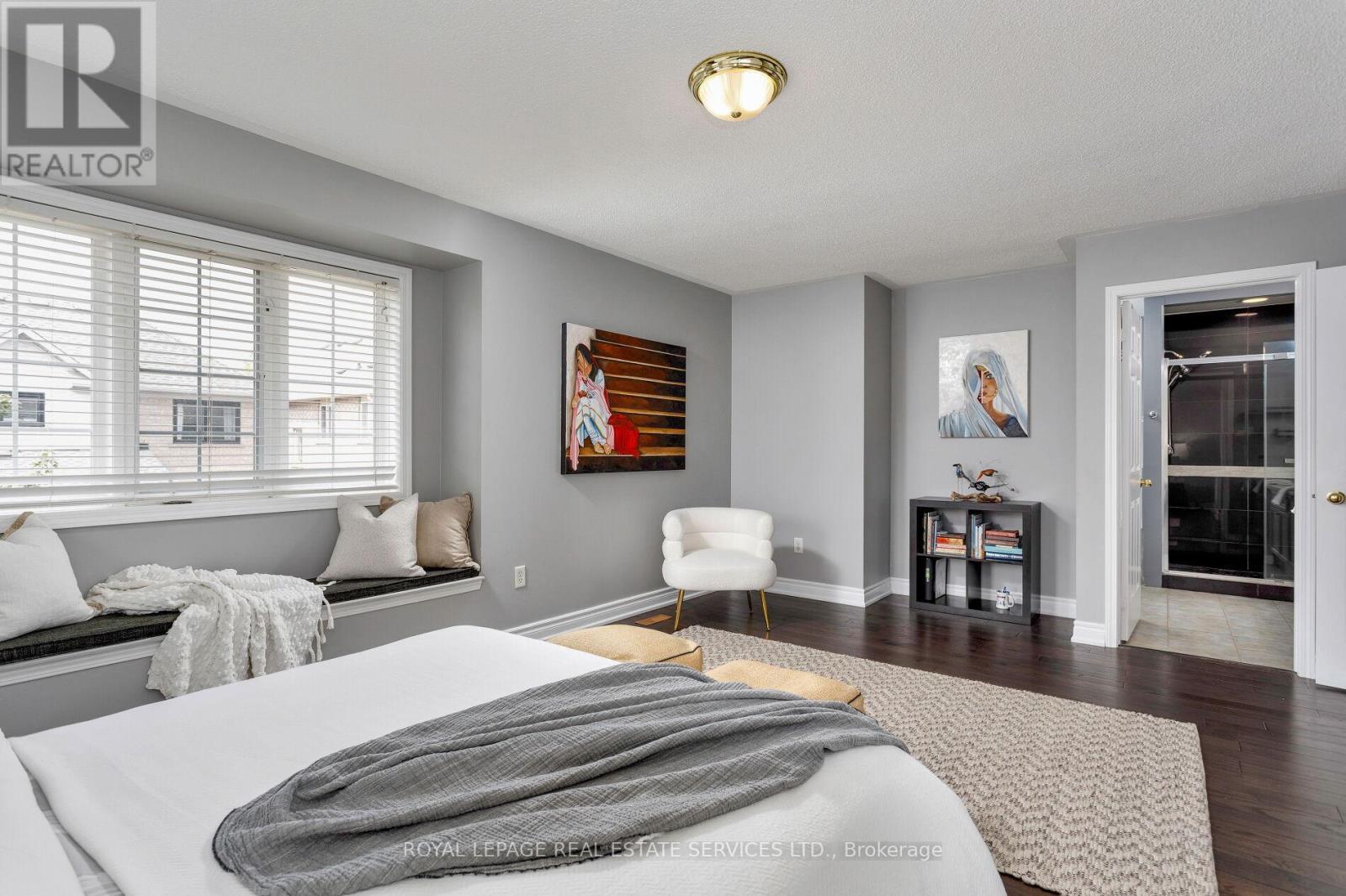 












1359 RIDGEBANK DRIVE

,
Oakville,




Ontario
L6M4A5

