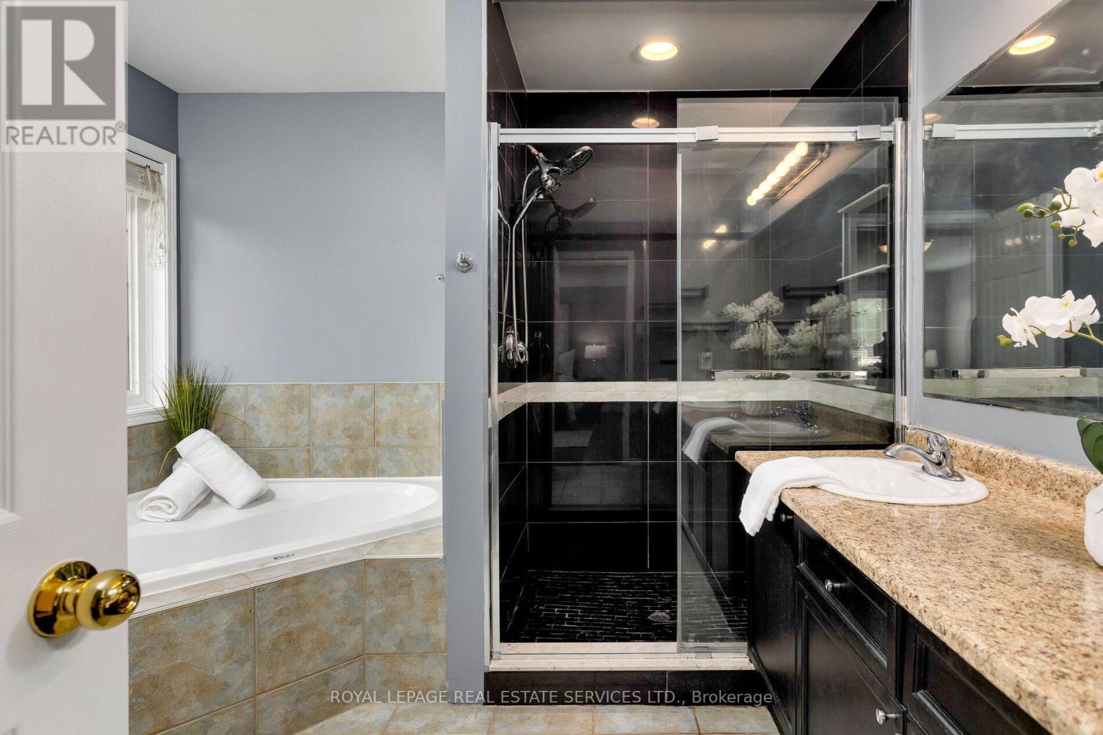 












1359 RIDGEBANK DRIVE

,
Oakville,




Ontario
L6M4A5

