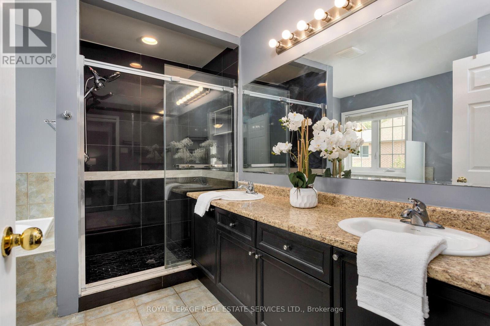 












1359 RIDGEBANK DRIVE

,
Oakville,




Ontario
L6M4A5

