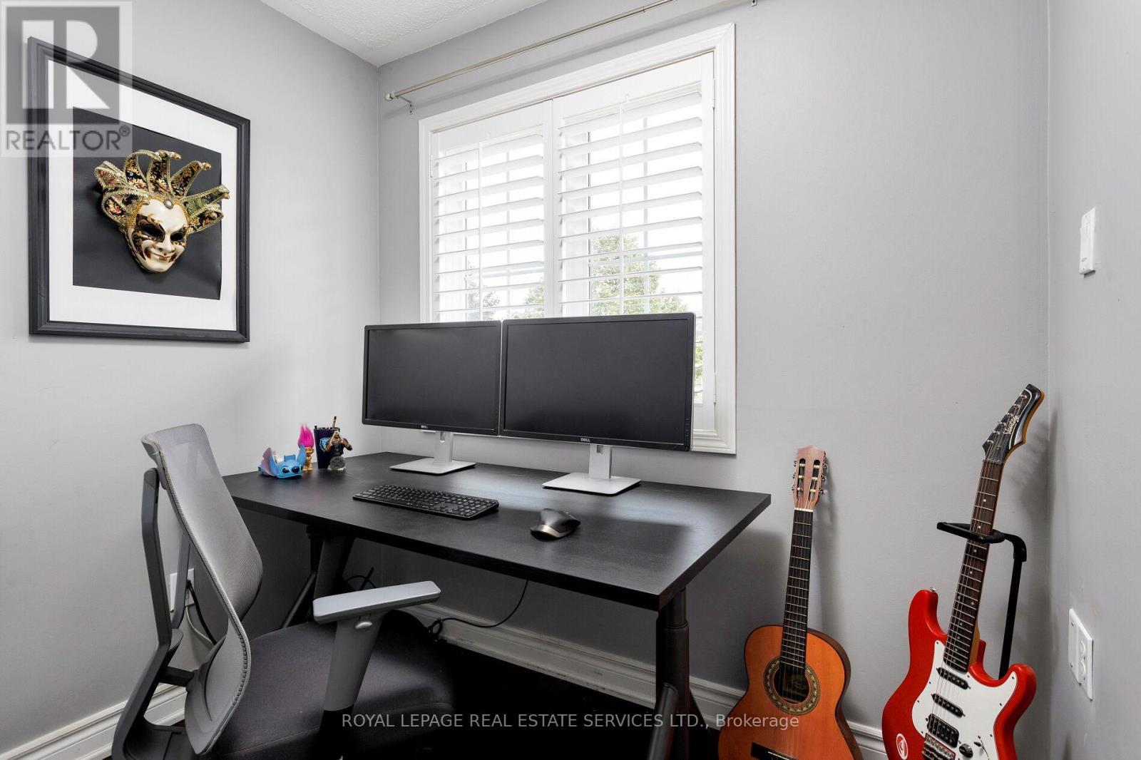












1359 RIDGEBANK DRIVE

,
Oakville,




Ontario
L6M4A5

