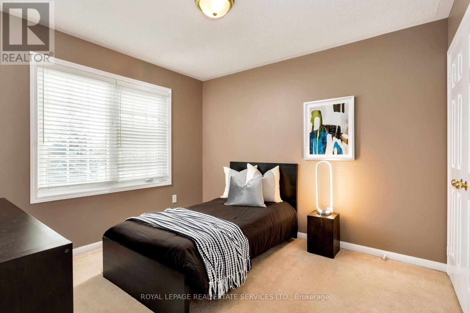












1359 RIDGEBANK DRIVE

,
Oakville,




Ontario
L6M4A5

