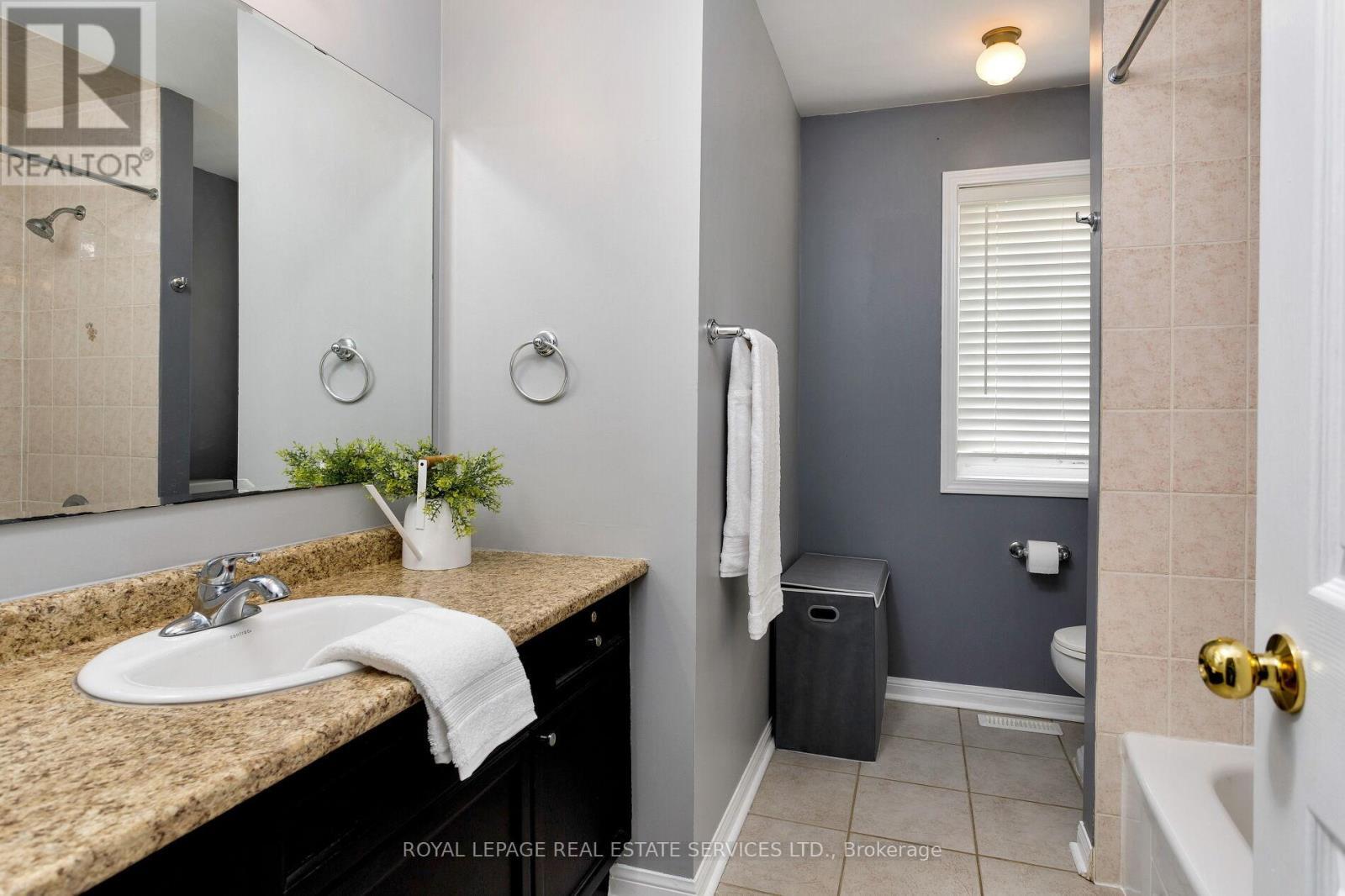 












1359 RIDGEBANK DRIVE

,
Oakville,




Ontario
L6M4A5

