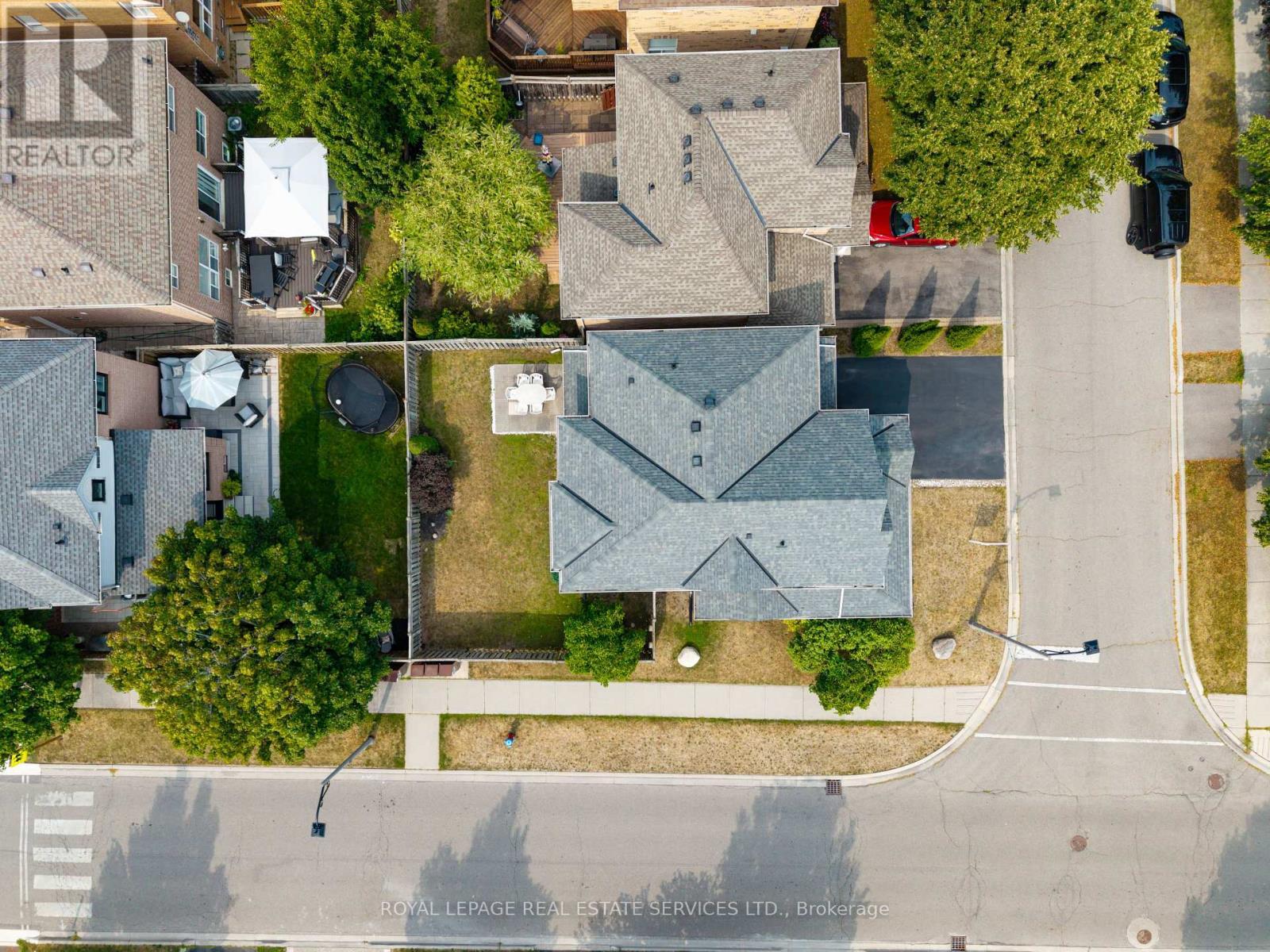 












1359 RIDGEBANK DRIVE

,
Oakville,




Ontario
L6M4A5


