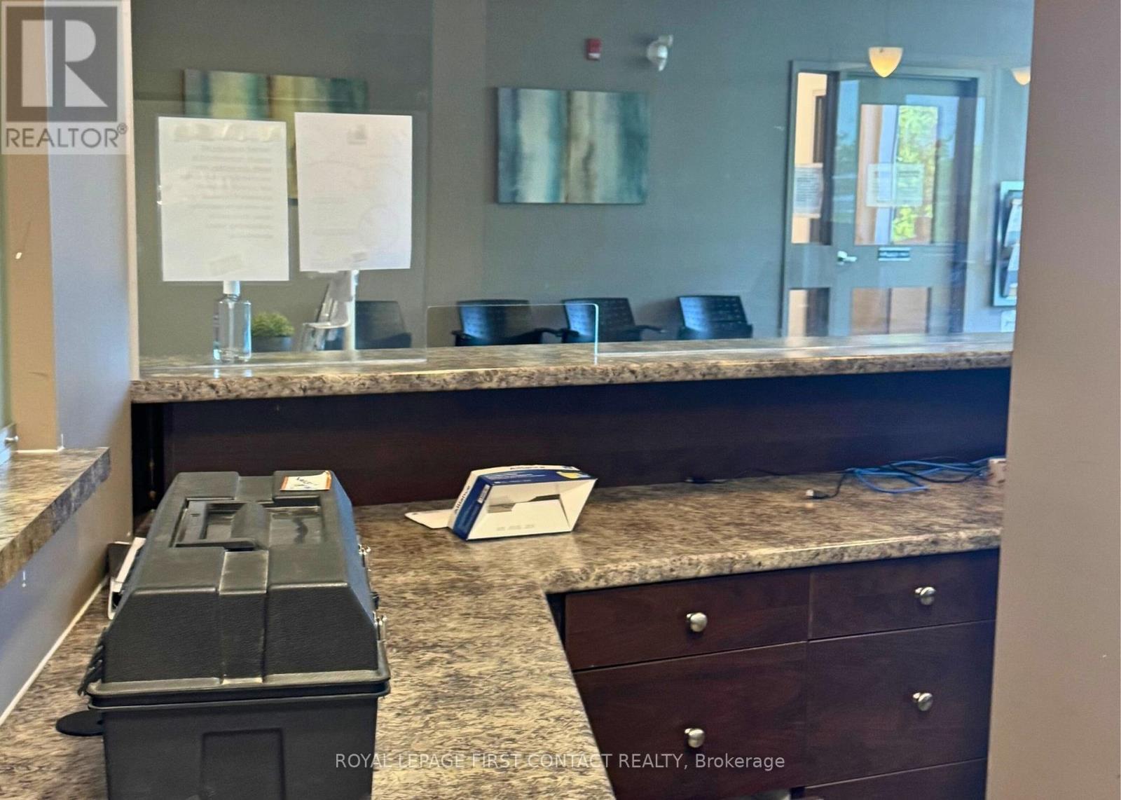 












201 - 11 LAKESIDE TERRACE

,
Barrie,




Ontario
L4M0H9

