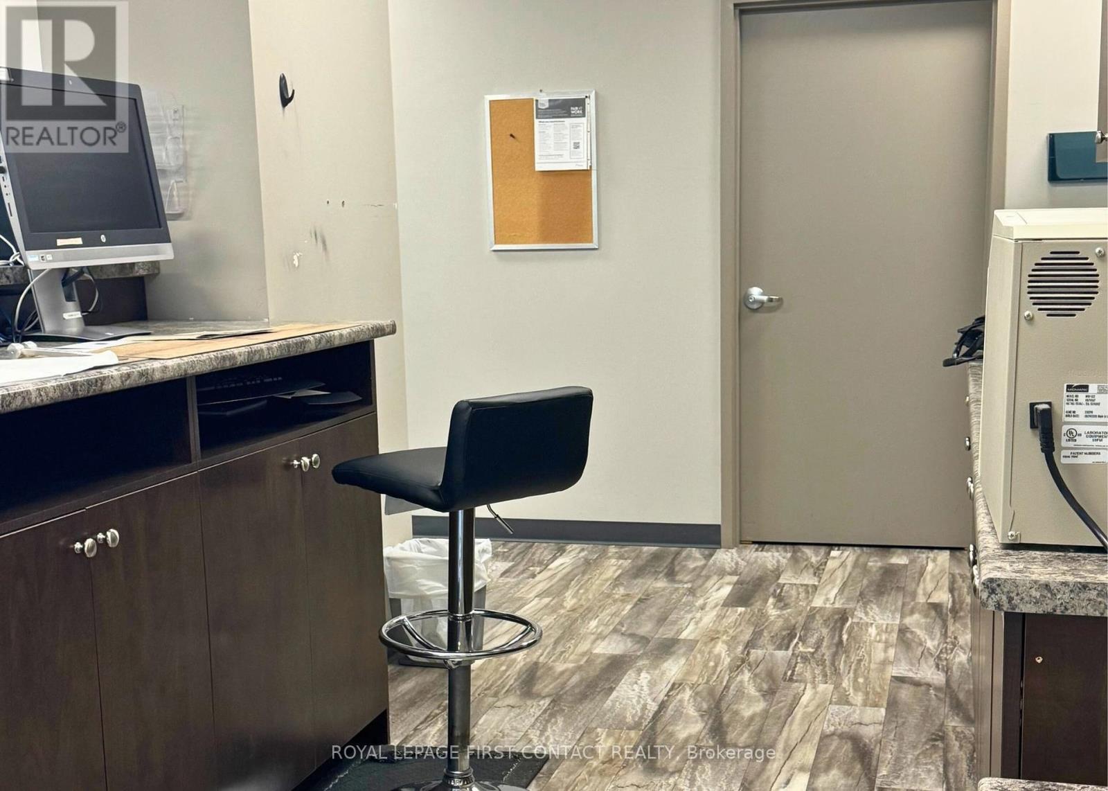 












201 - 11 LAKESIDE TERRACE

,
Barrie,




Ontario
L4M0H9

