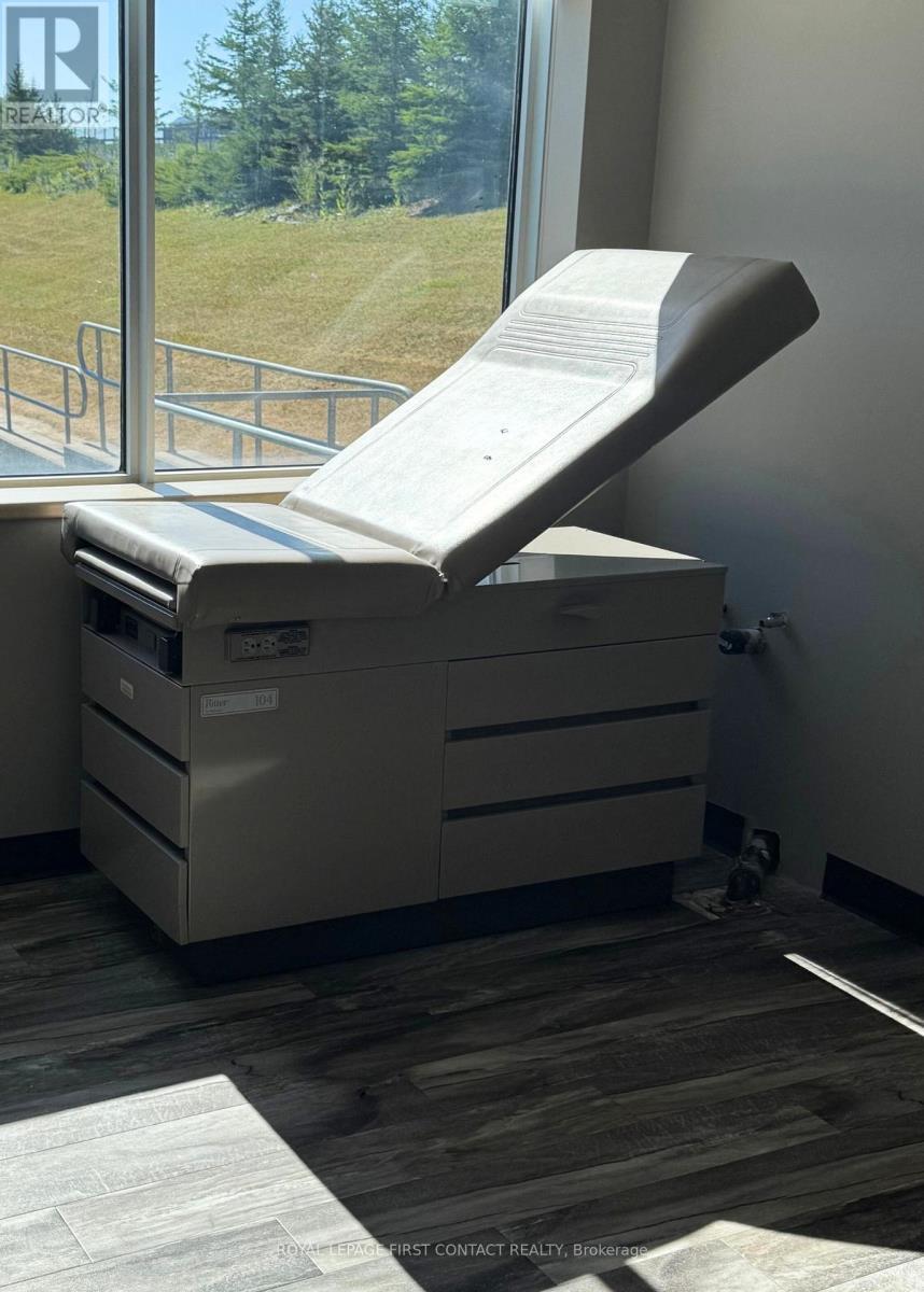 












201 - 11 LAKESIDE TERRACE

,
Barrie,




Ontario
L4M0H9

