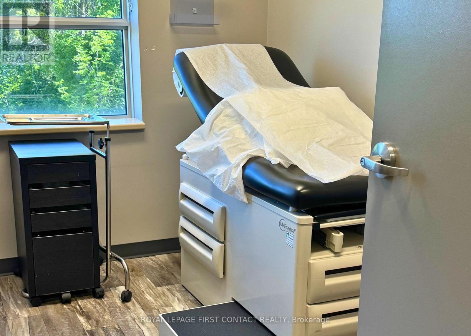 












201 - 11 LAKESIDE TERRACE

,
Barrie,




Ontario
L4M0H9

