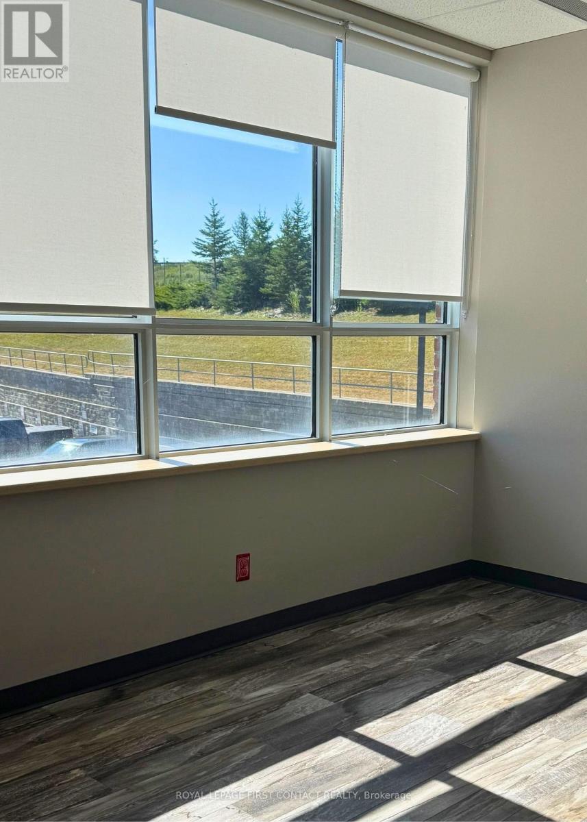 












201 - 11 LAKESIDE TERRACE

,
Barrie,




Ontario
L4M0H9

