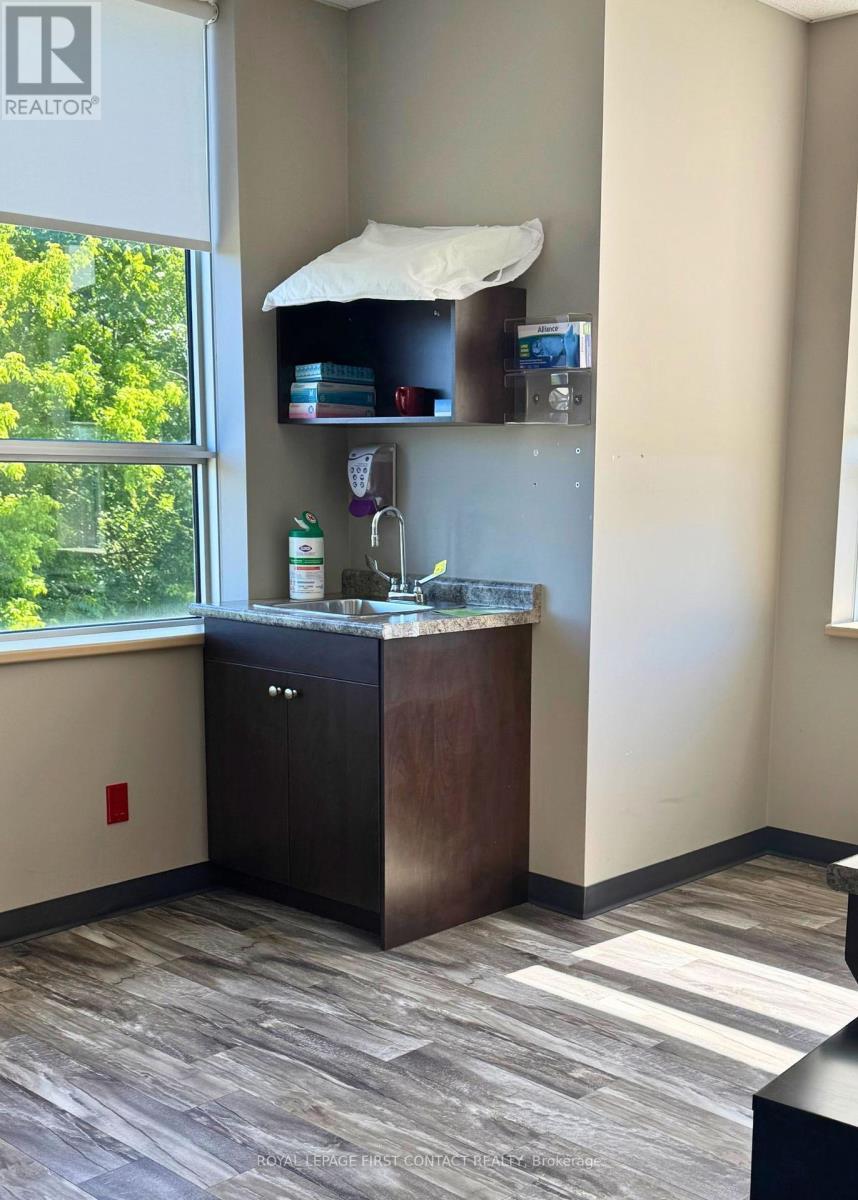 












201 - 11 LAKESIDE TERRACE

,
Barrie,




Ontario
L4M0H9

