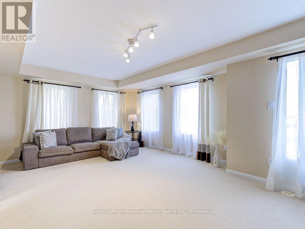 












220 MAGURN GATE

,
Milton (HA Harrison),




Ontario
L9T7B4

